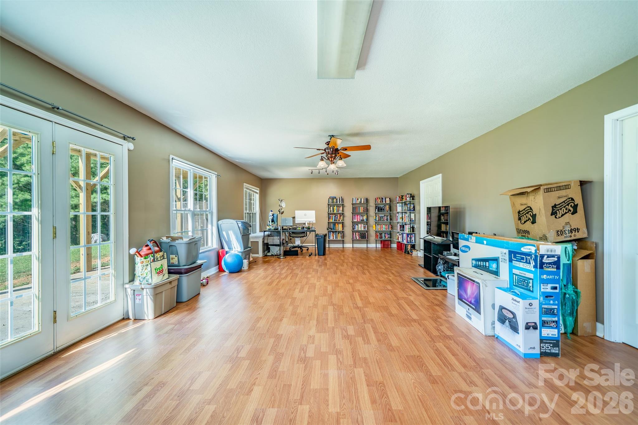 151 Willard Lane — Hendersonville