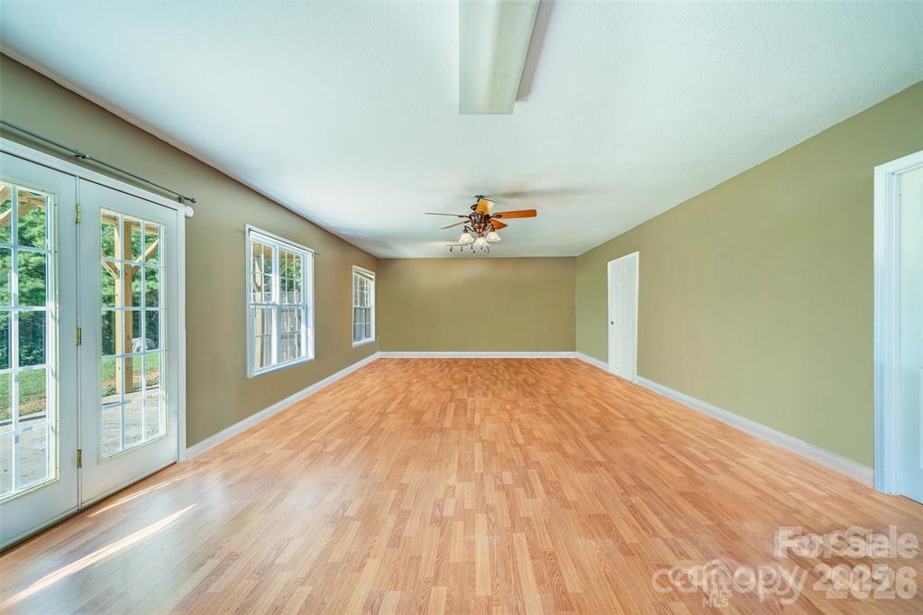 151 Willard Lane — Hendersonville