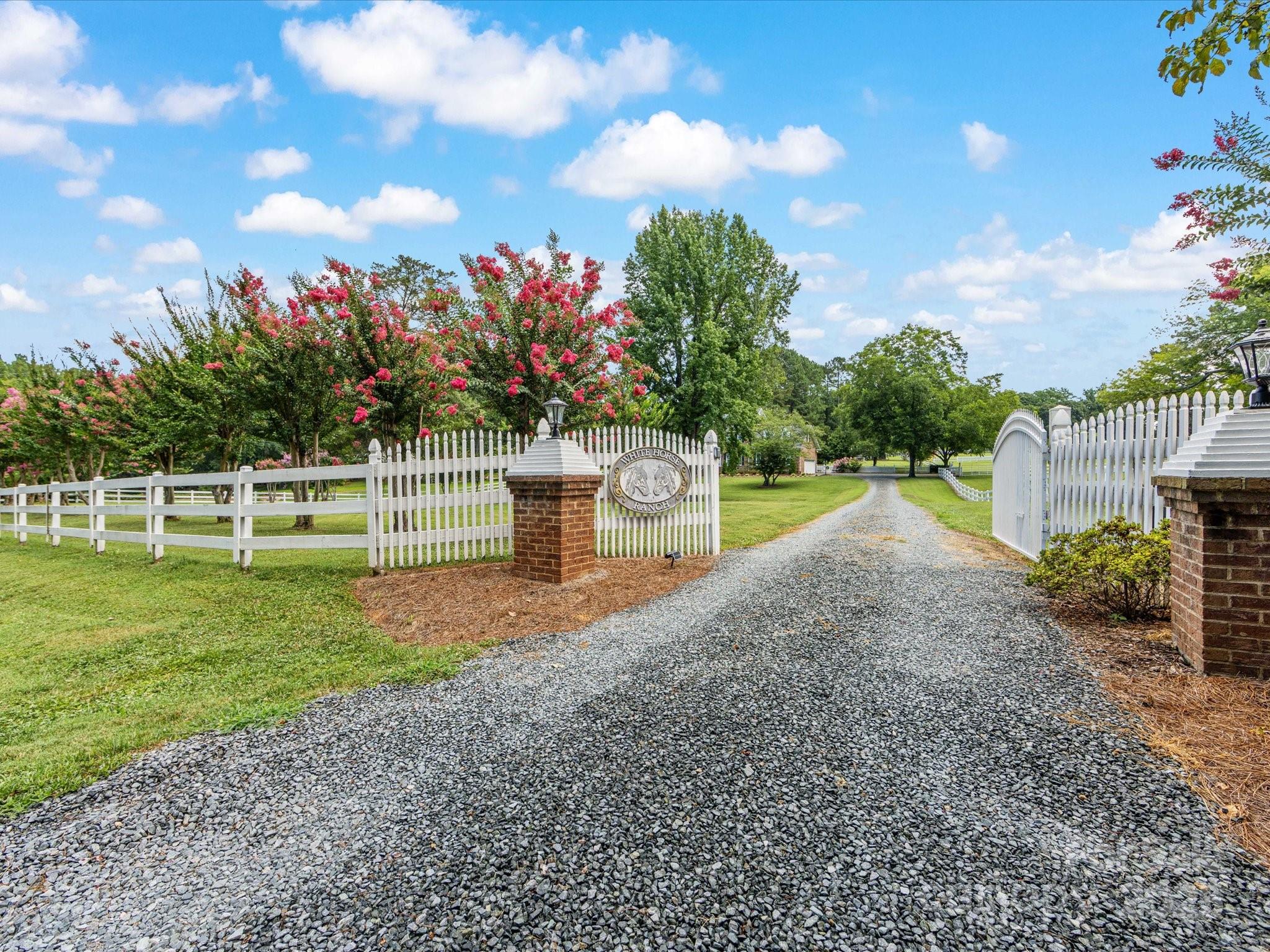 11215 Idlewild Road — Matthews