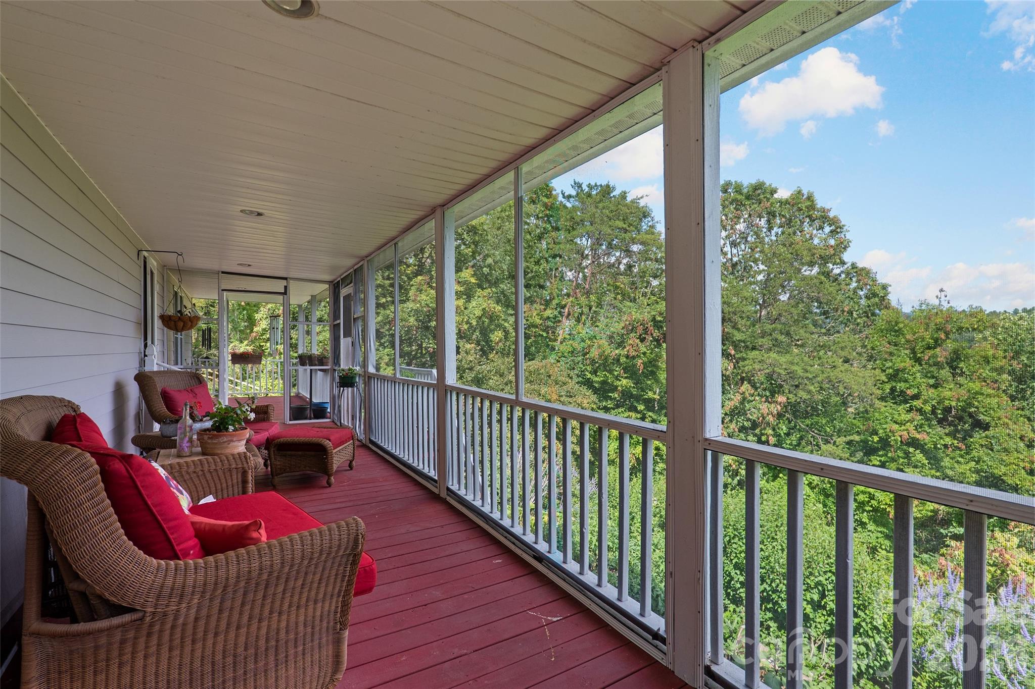 15 Willow Knolls Drive — Weaverville