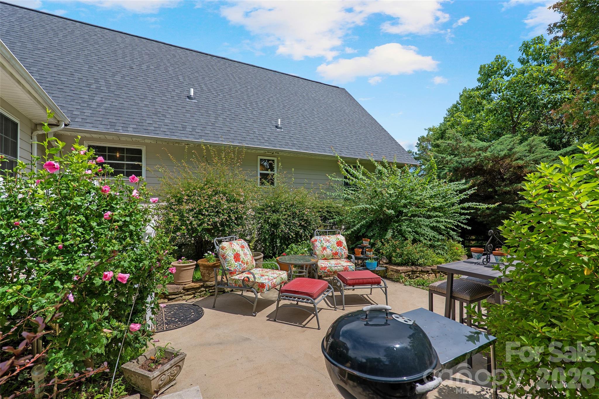 15 Willow Knolls Drive — Weaverville