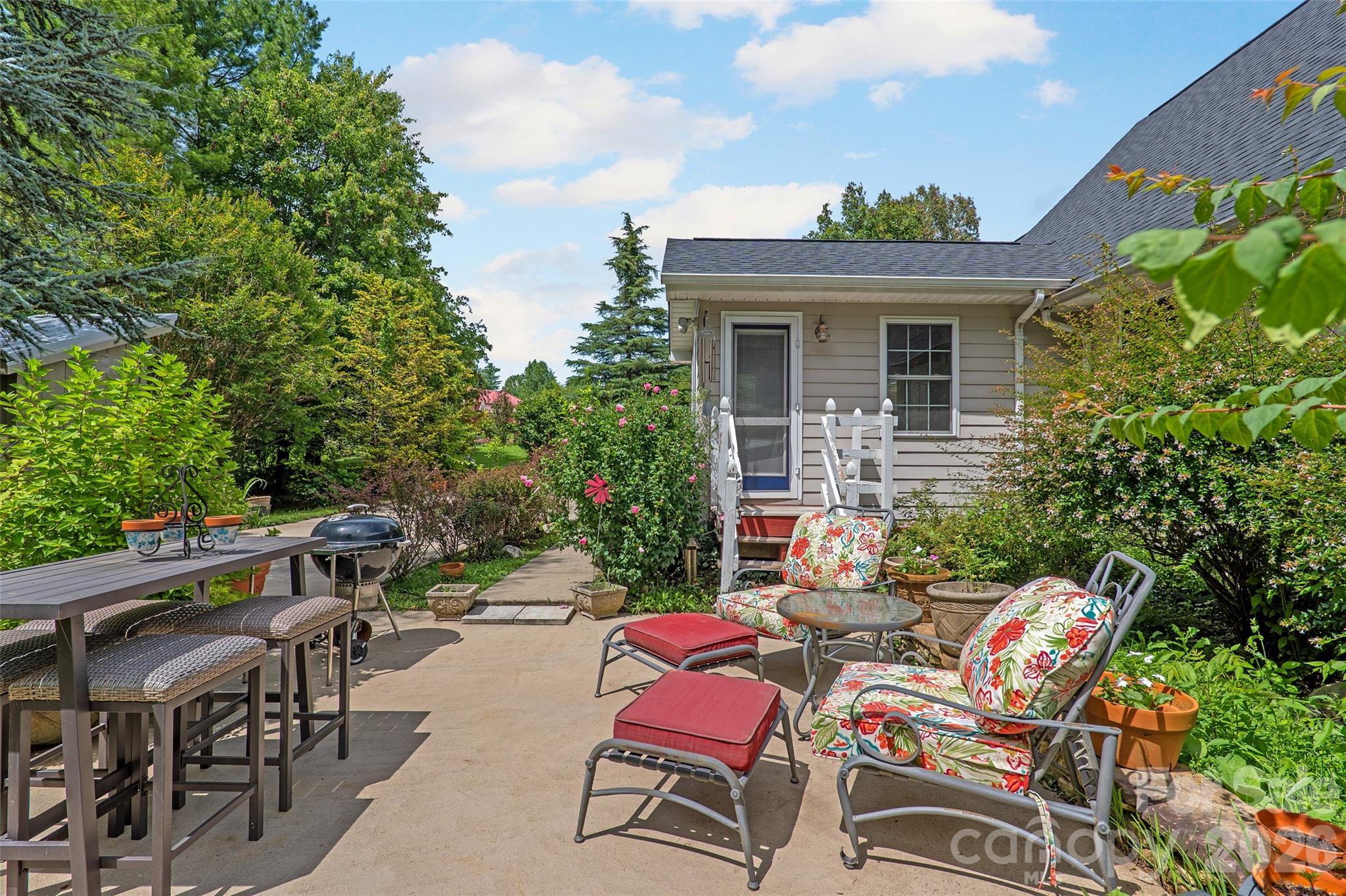 15 Willow Knolls Drive — Weaverville