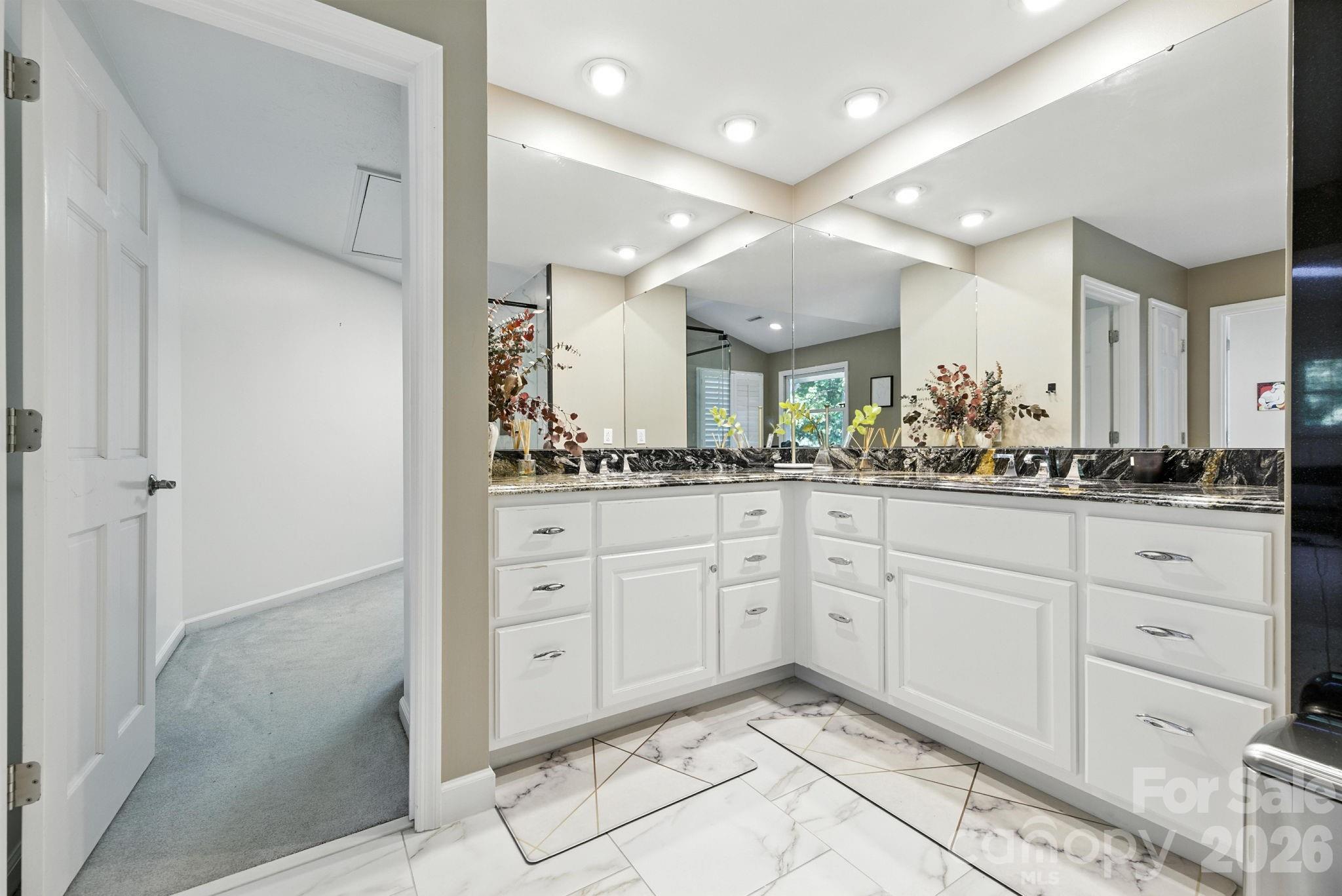 652 Avery Creek Road — Arden