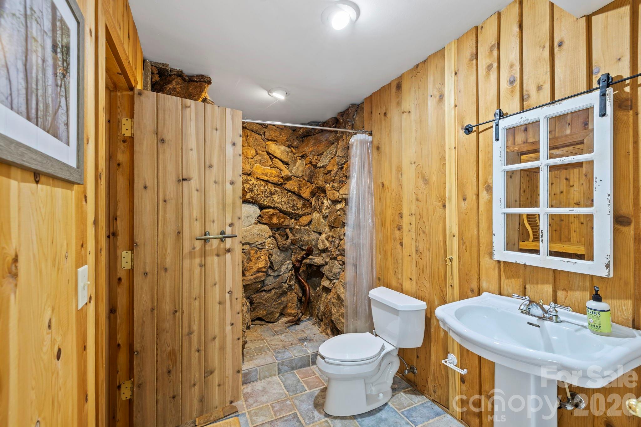 652 Avery Creek Road — Arden