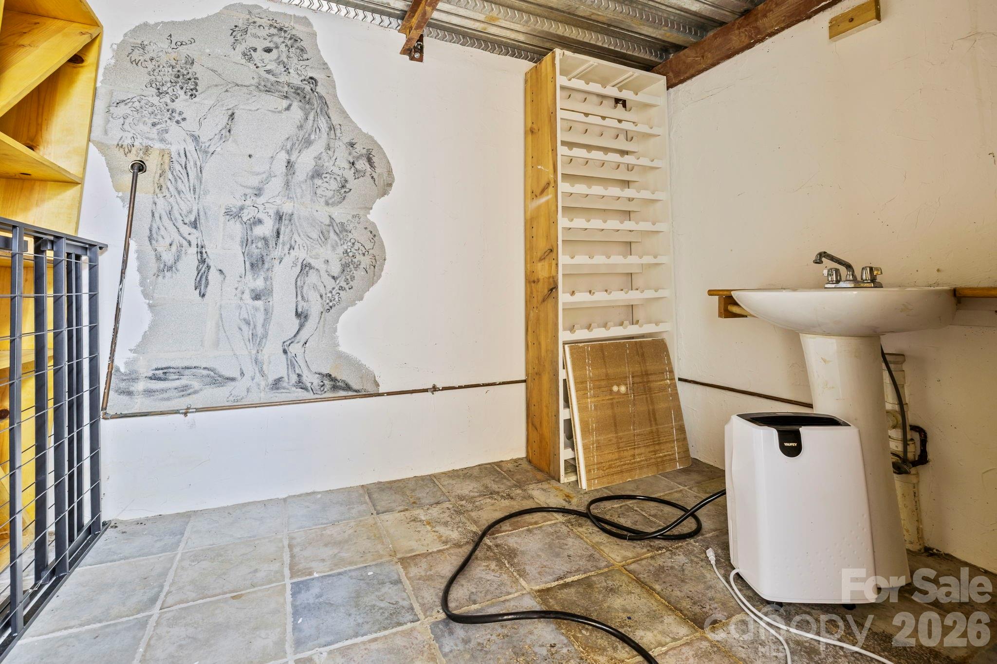 652 Avery Creek Road — Arden