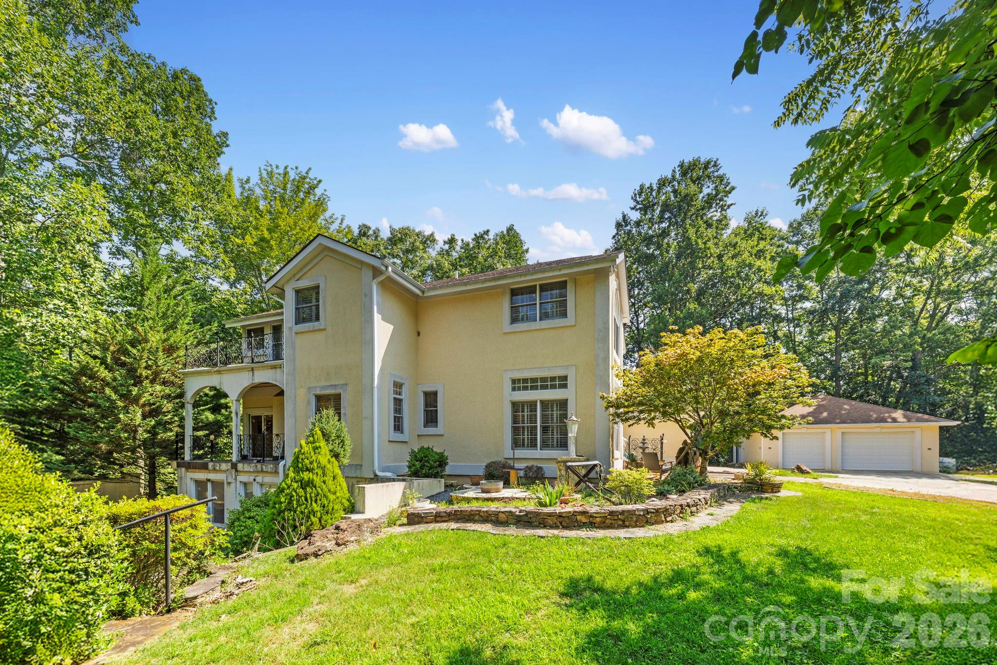 652 Avery Creek Road — Arden