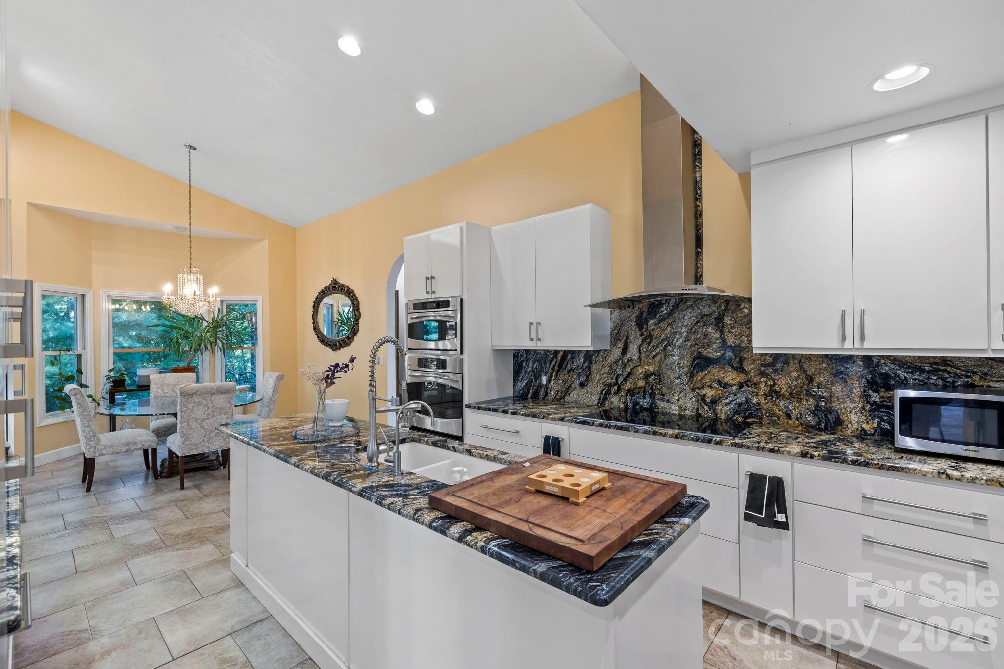 652 Avery Creek Road — Arden