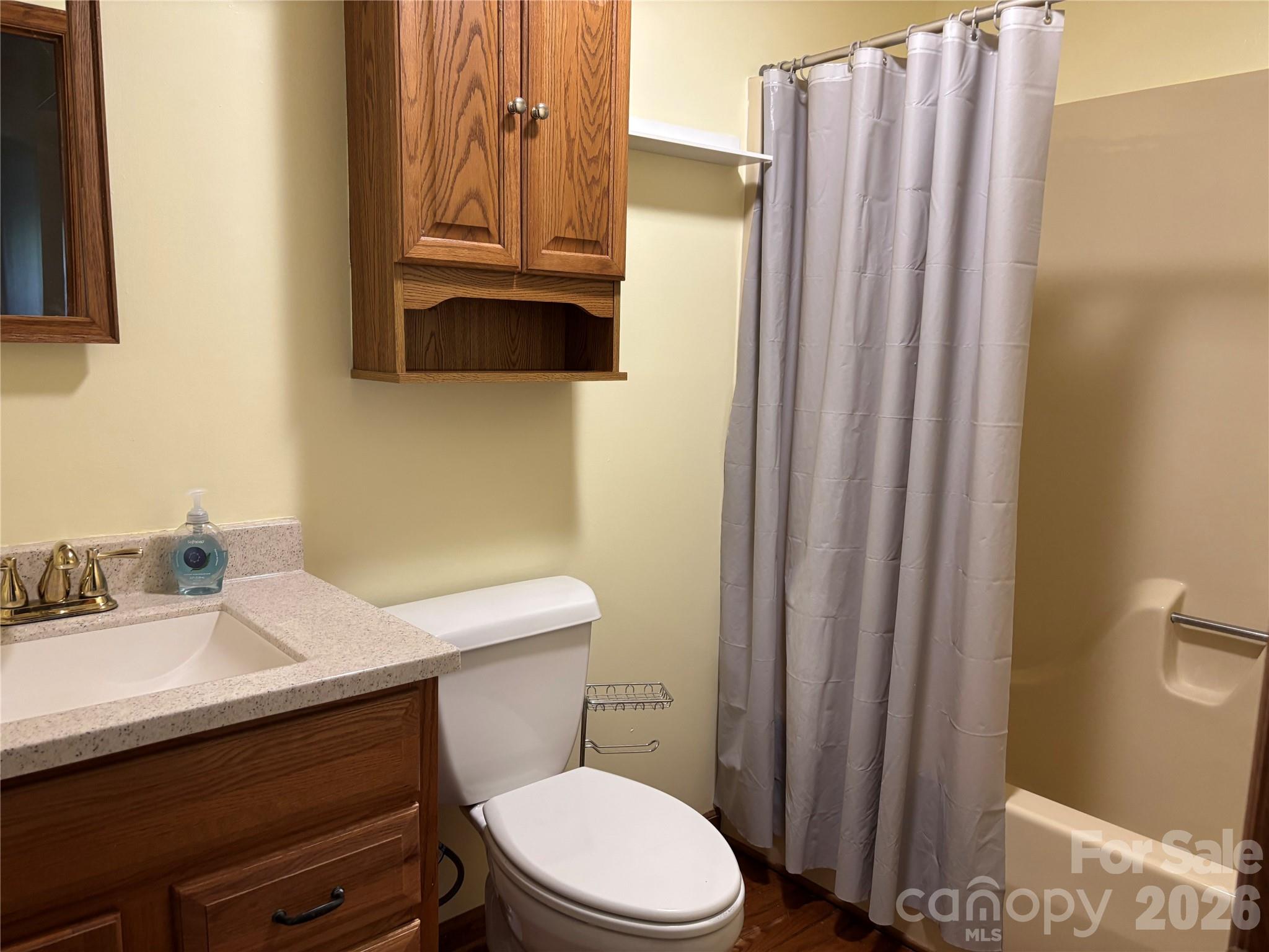 1633 Jamestown Road — Morganton