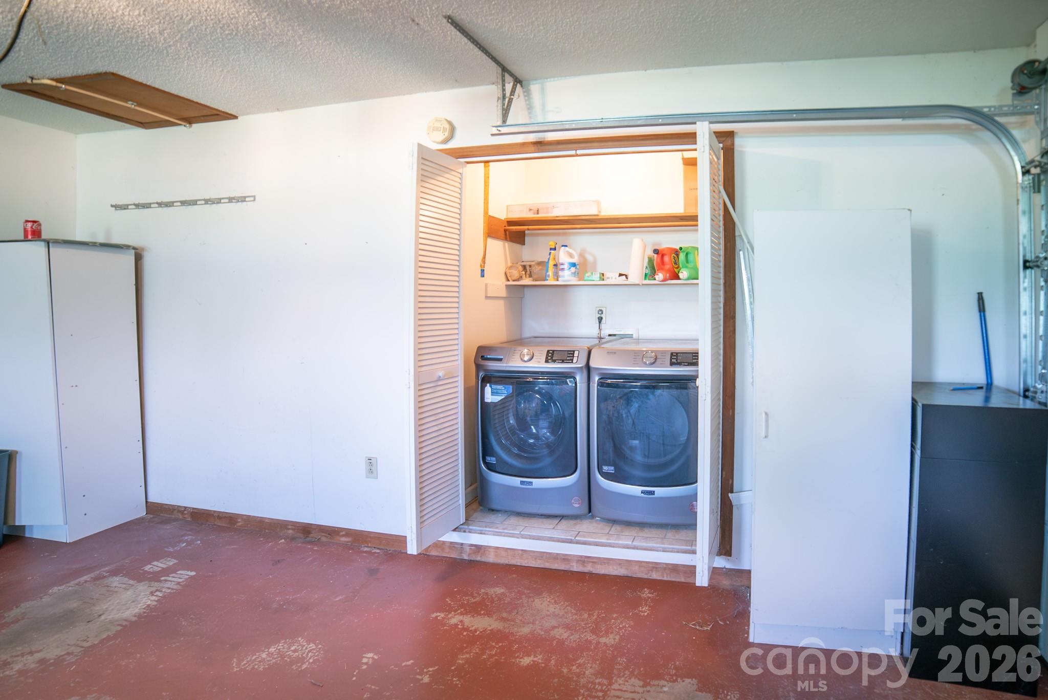 1633 Jamestown Road — Morganton