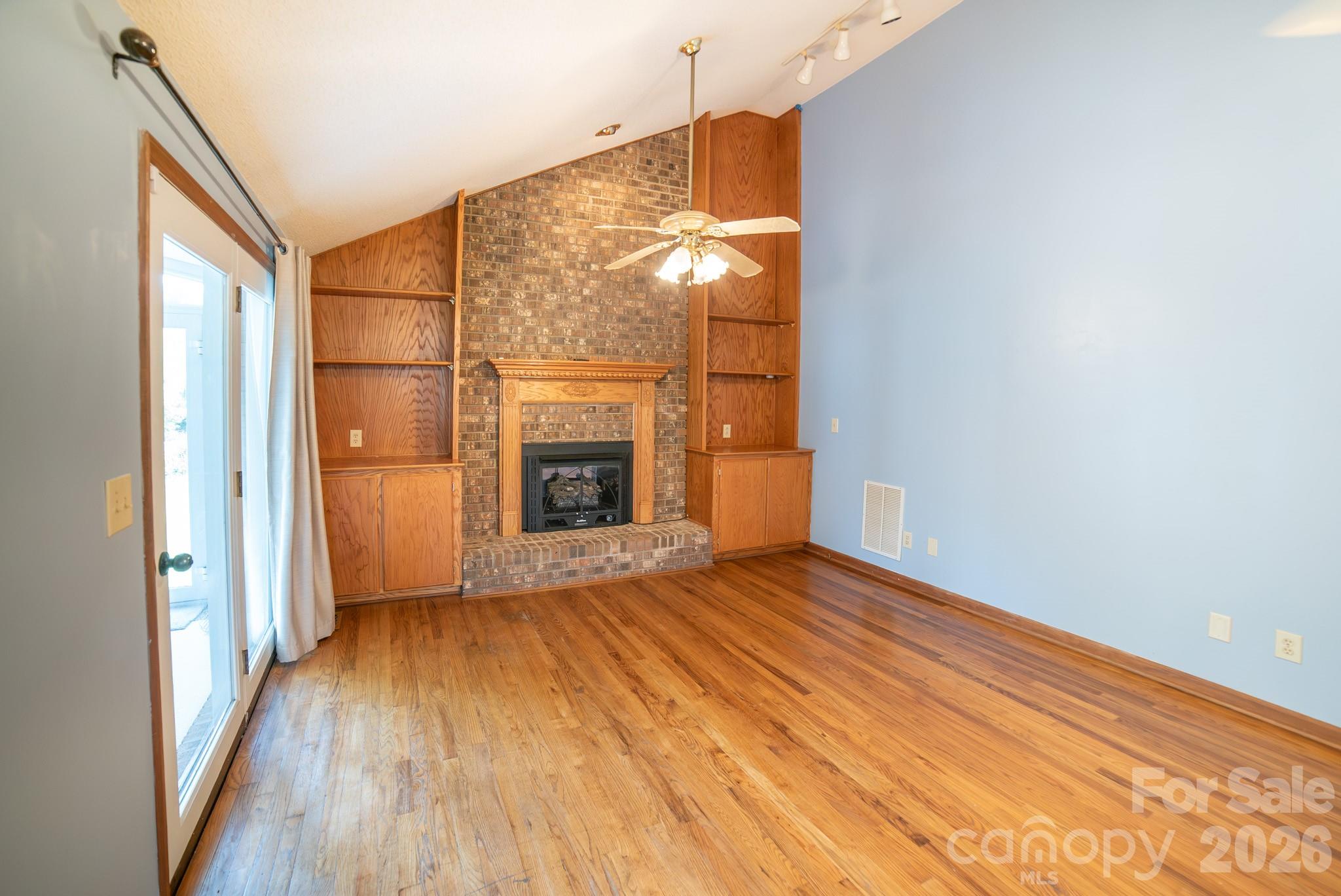 1633 Jamestown Road — Morganton