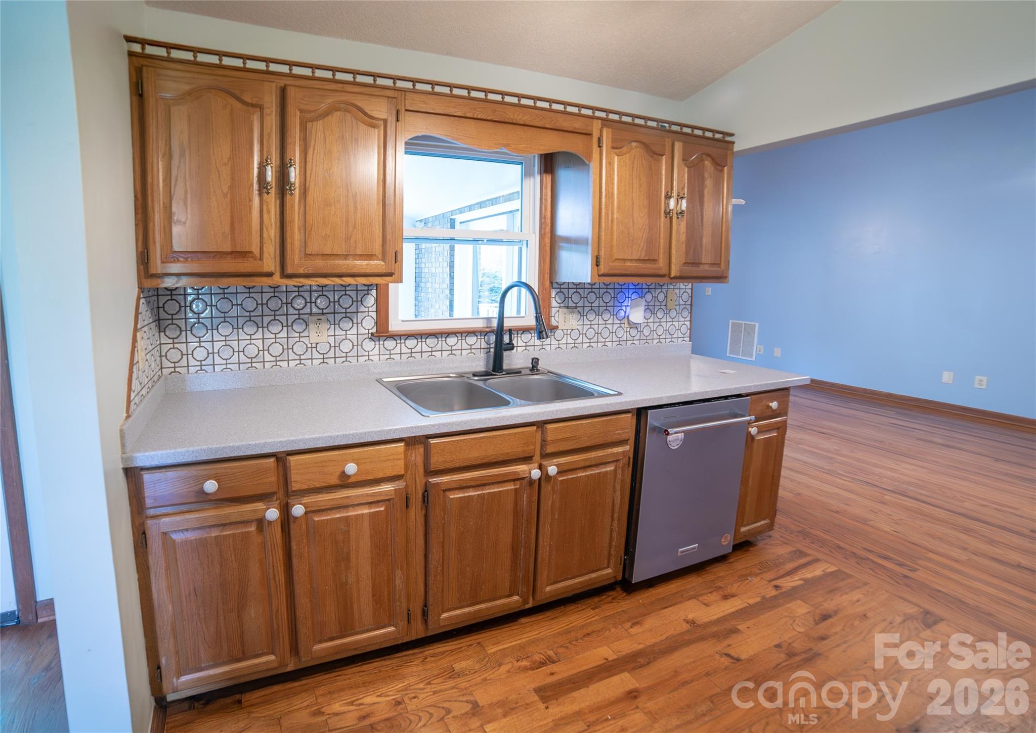 1633 Jamestown Road — Morganton