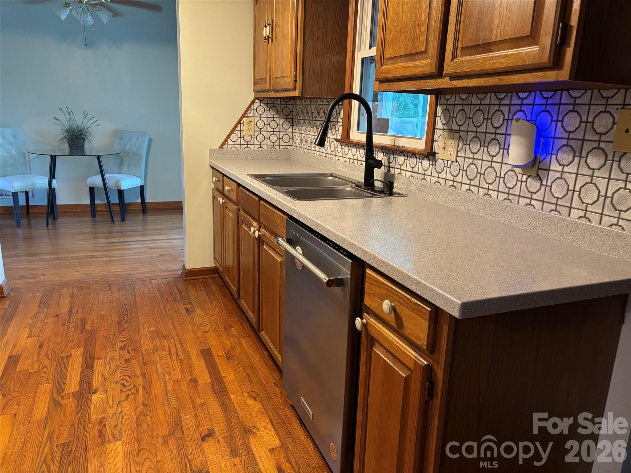 1633 Jamestown Road — Morganton