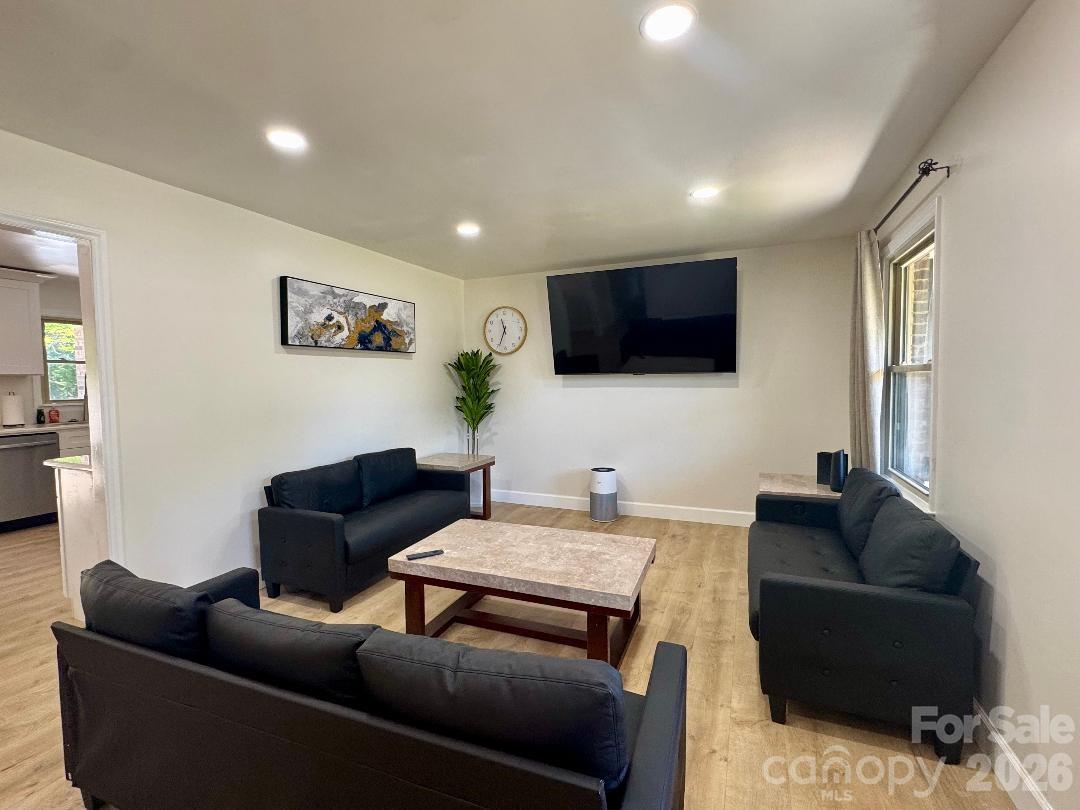 168 Mooreland Road — Mooresville