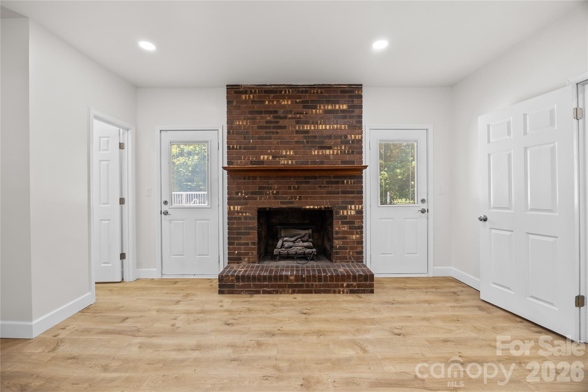 168 Mooreland Road — Mooresville