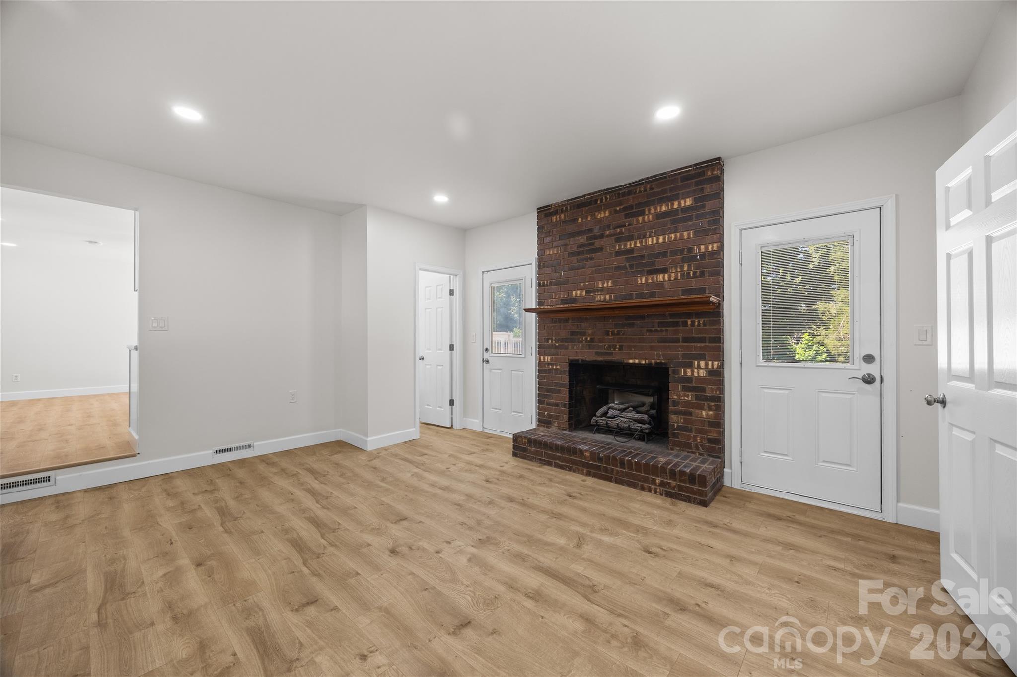 168 Mooreland Road — Mooresville