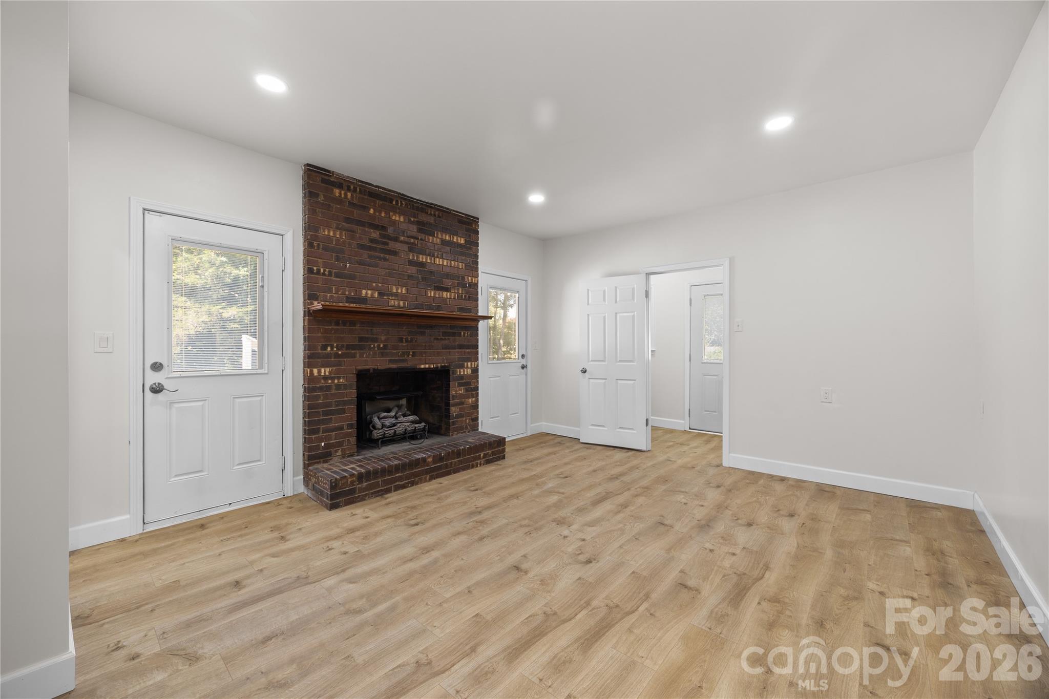 168 Mooreland Road — Mooresville