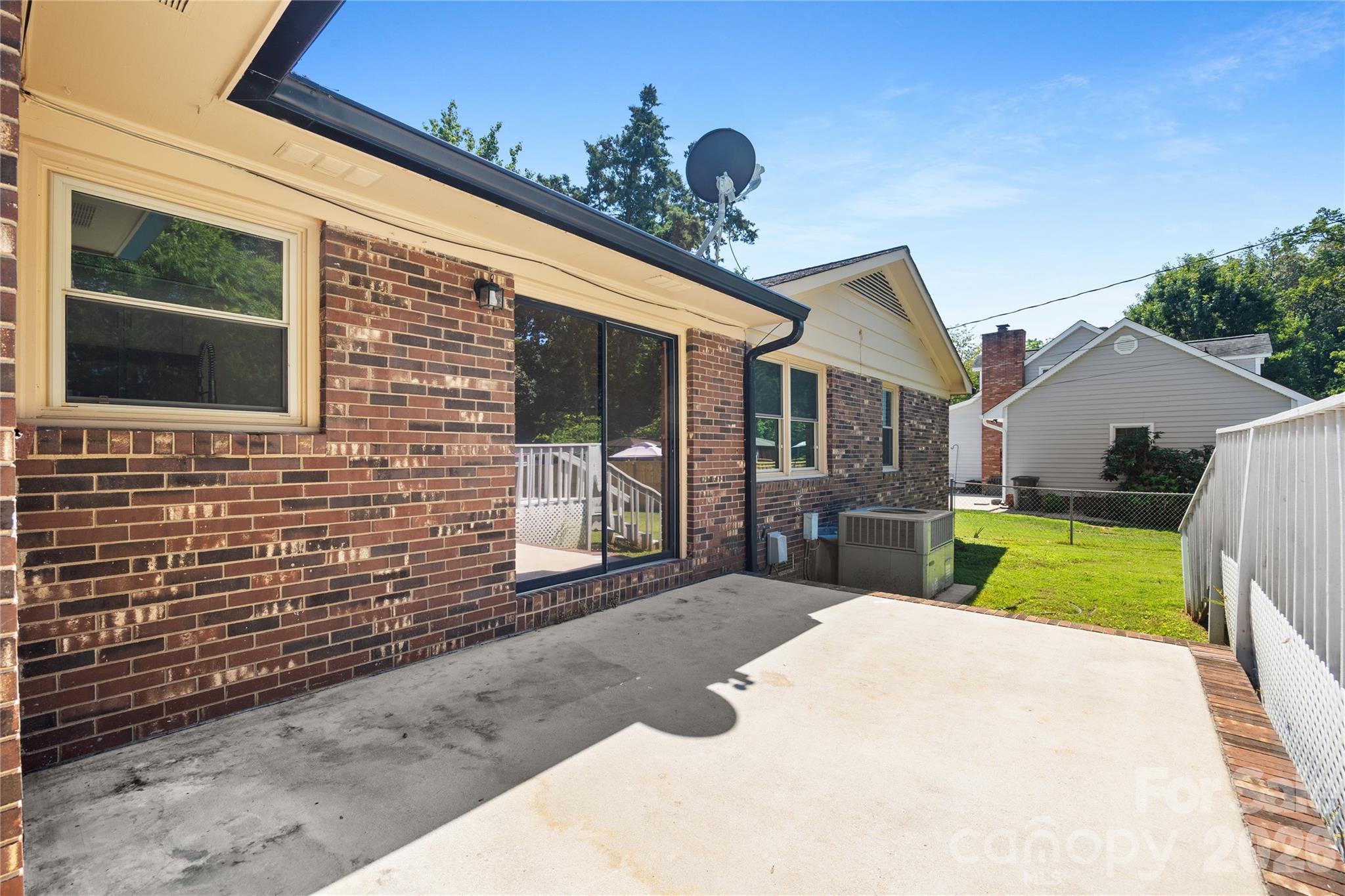 168 Mooreland Road — Mooresville