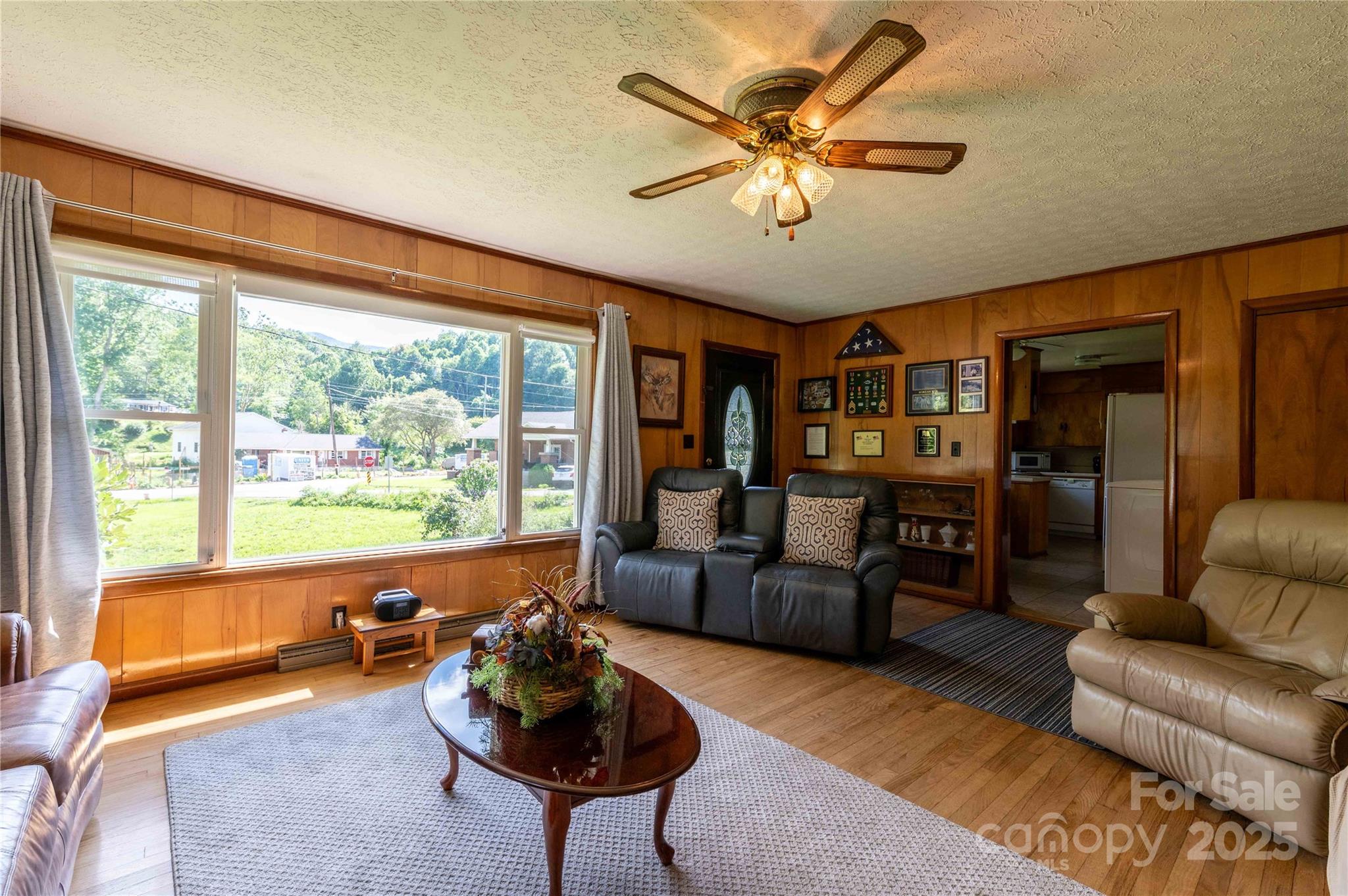 40 Double Island Road — Burnsville