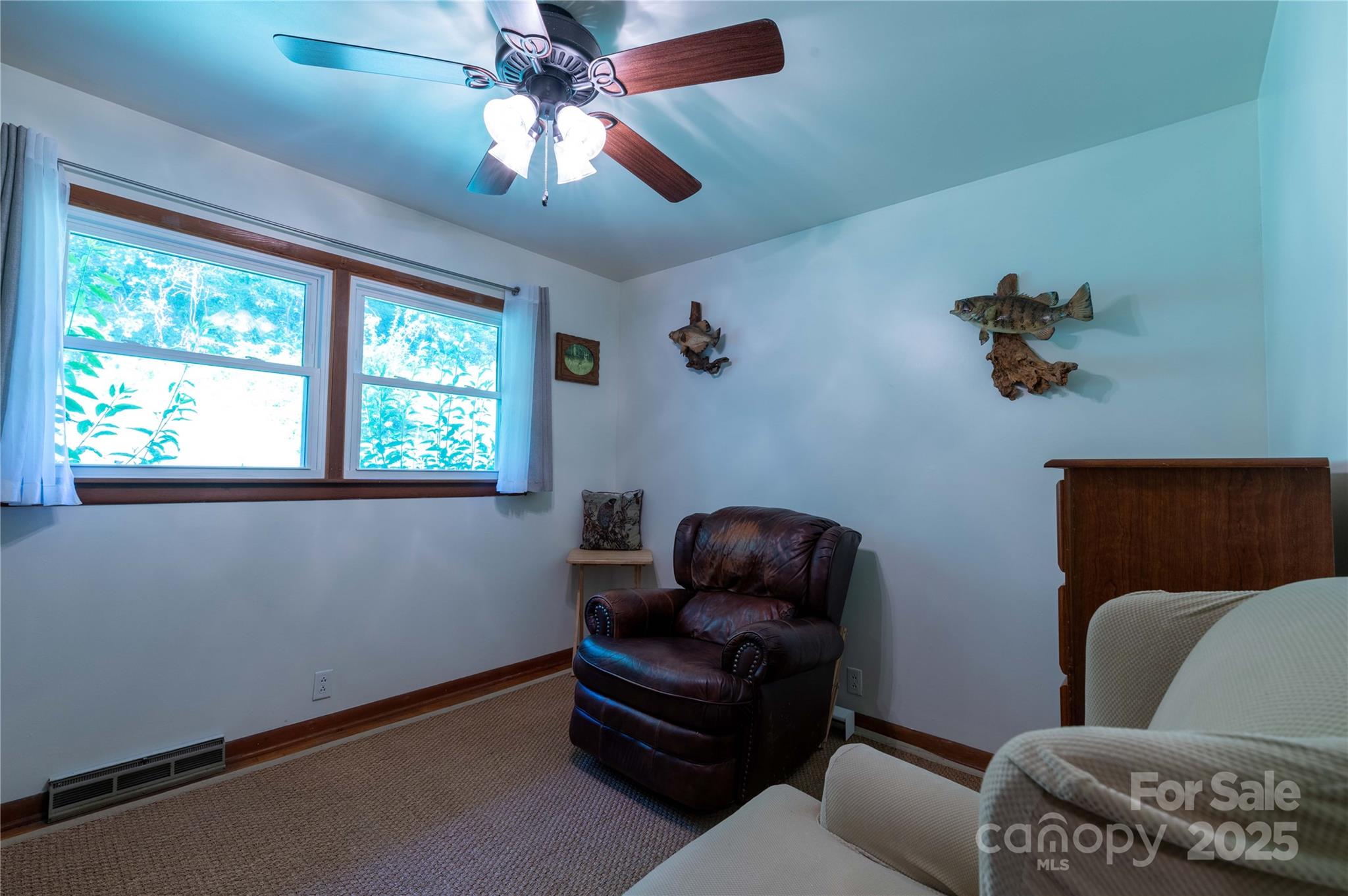 40 Double Island Road — Burnsville