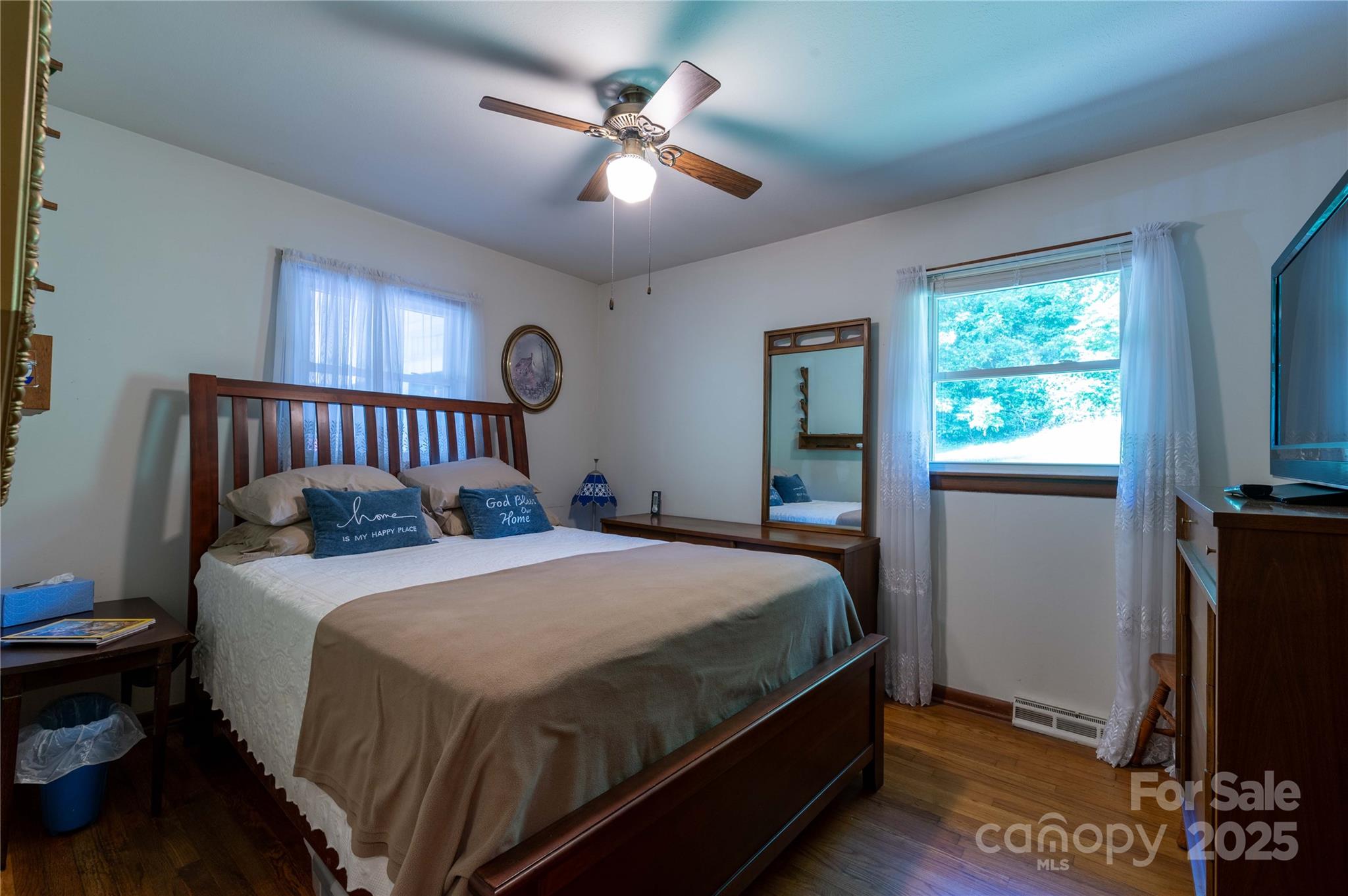 40 Double Island Road — Burnsville