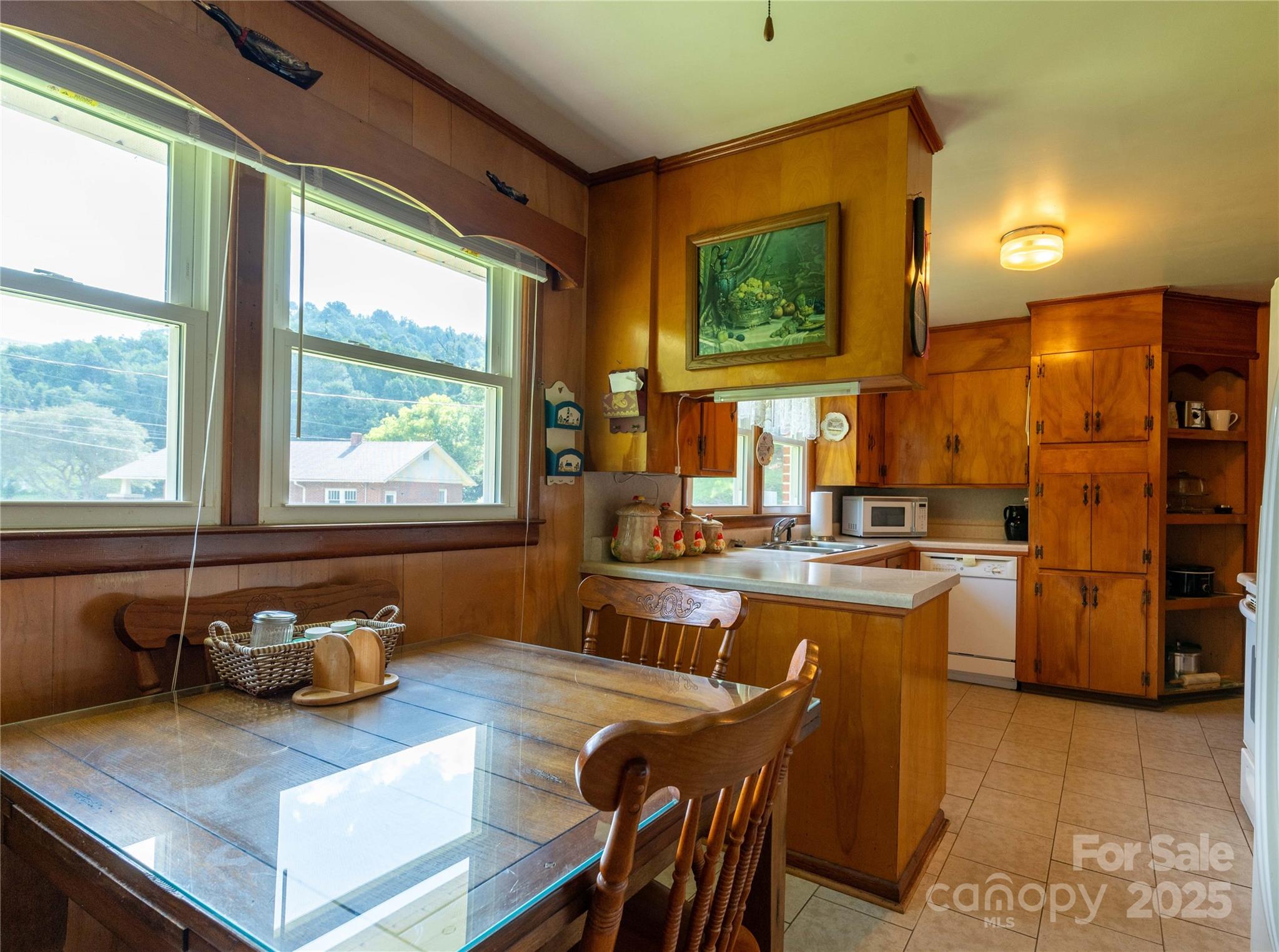 40 Double Island Road — Burnsville
