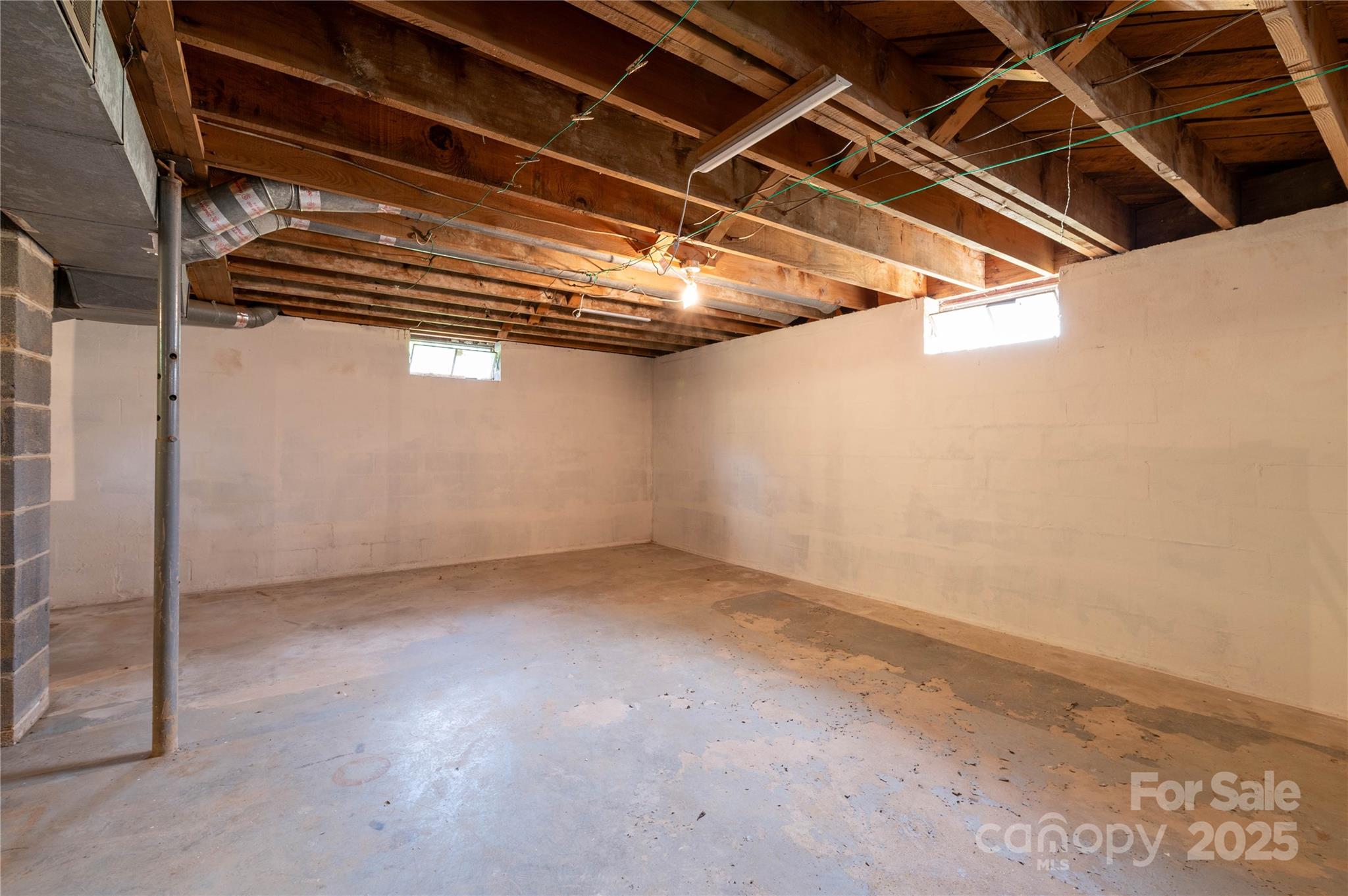 40 Double Island Road — Burnsville
