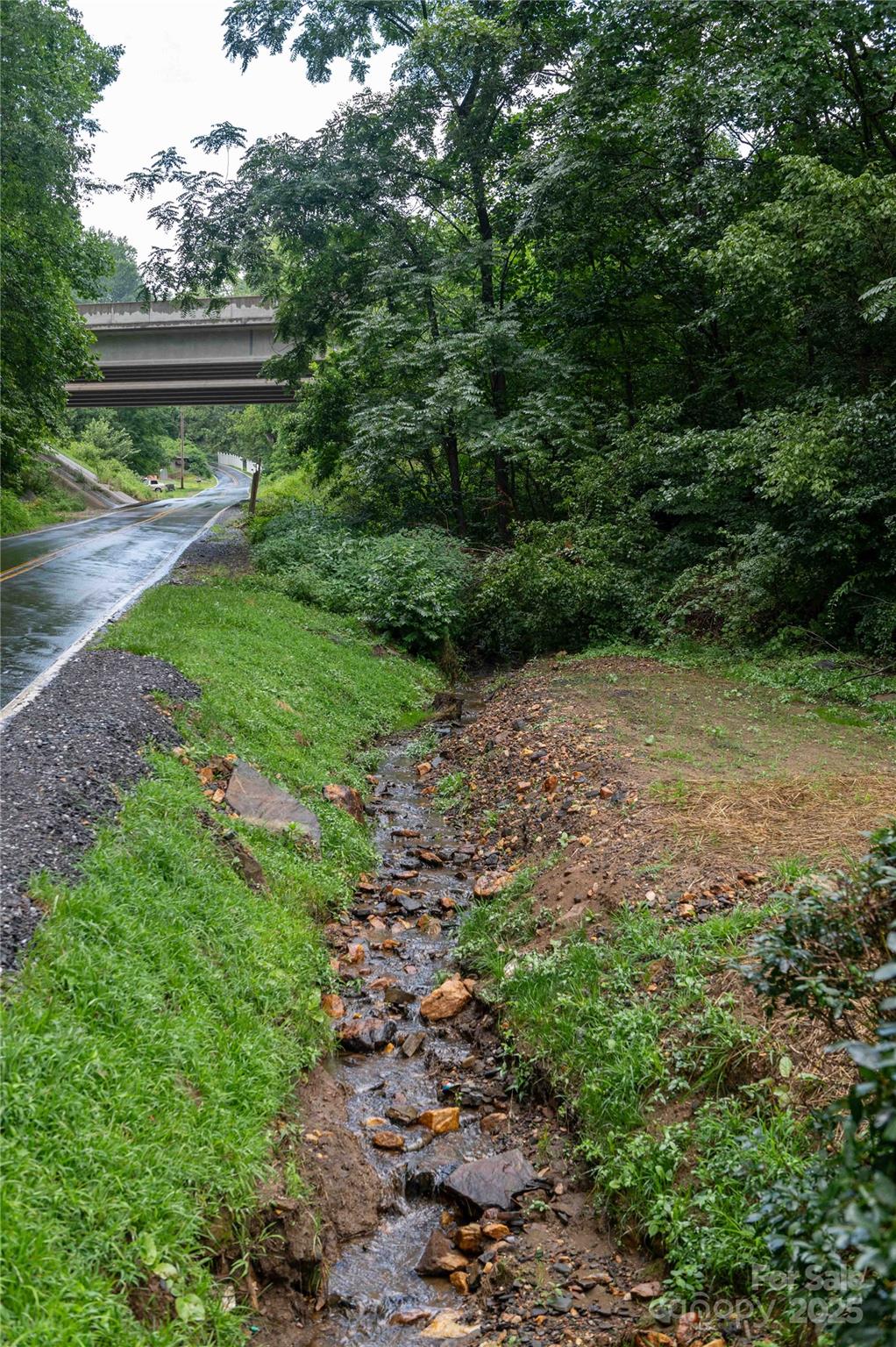 40 Double Island Road — Burnsville