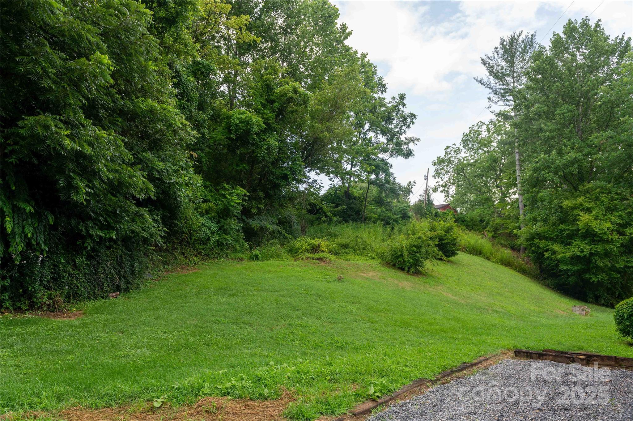 40 Double Island Road — Burnsville