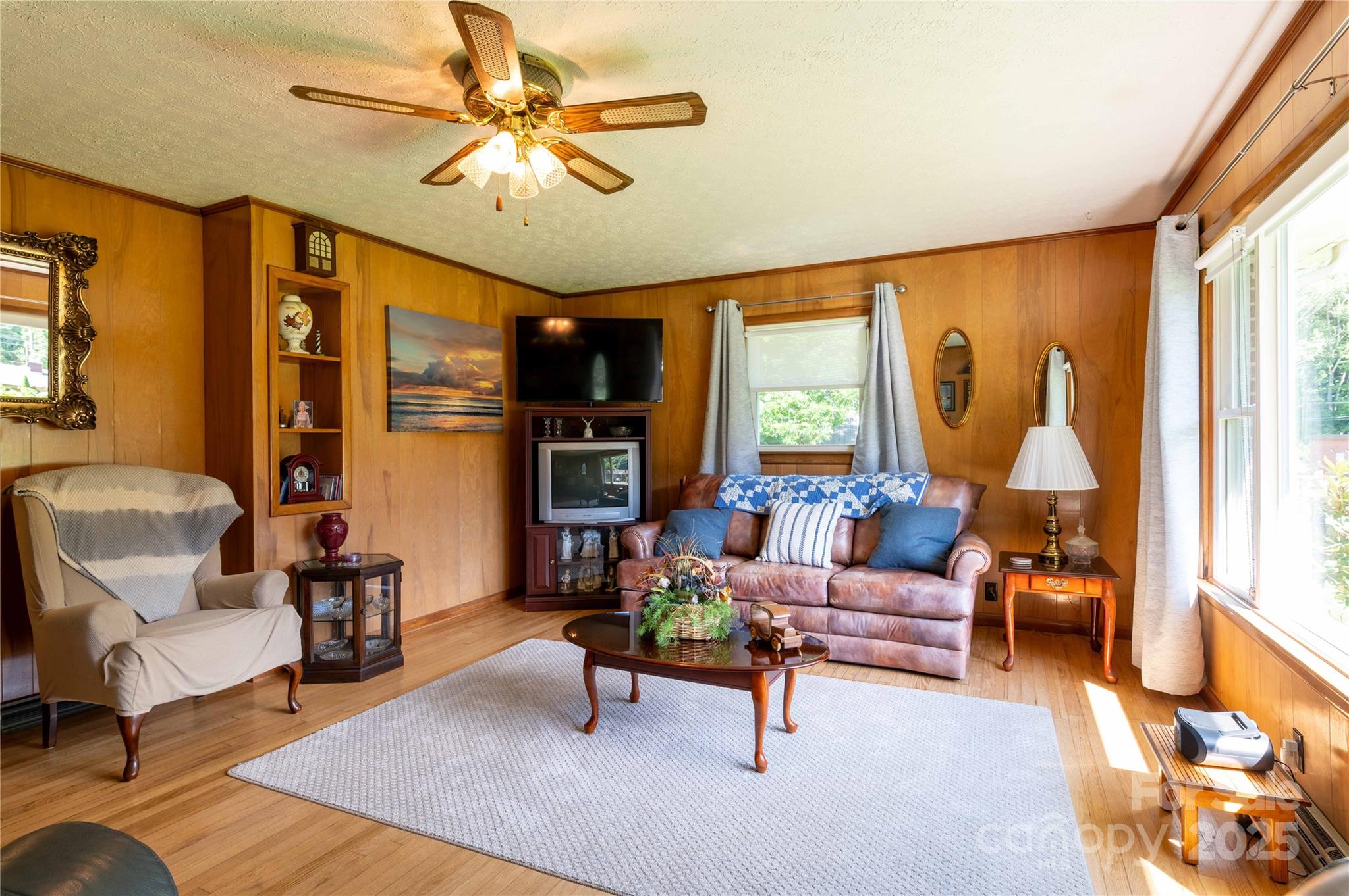 40 Double Island Road — Burnsville