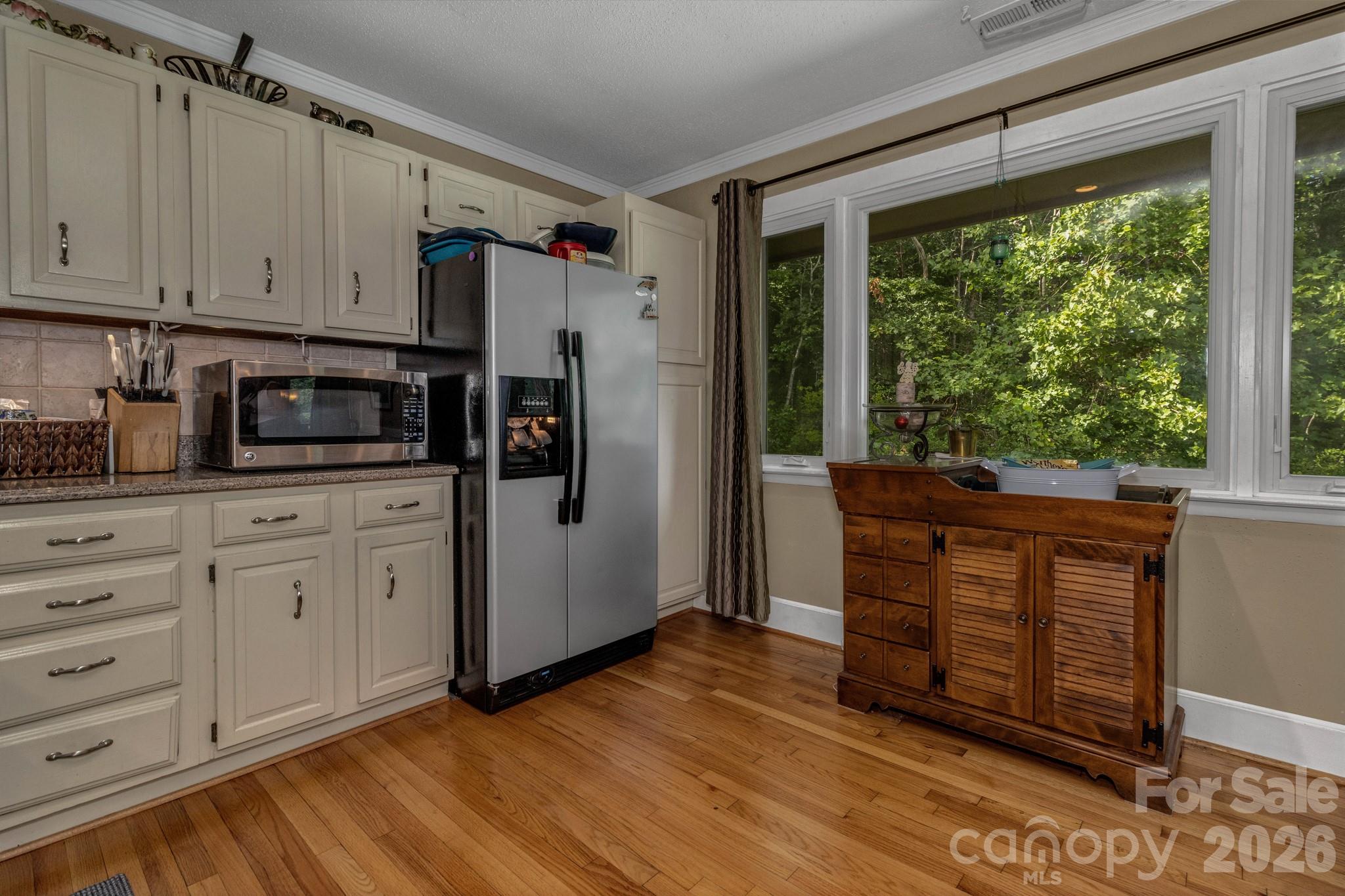 31 Mark Twain Road — Asheville