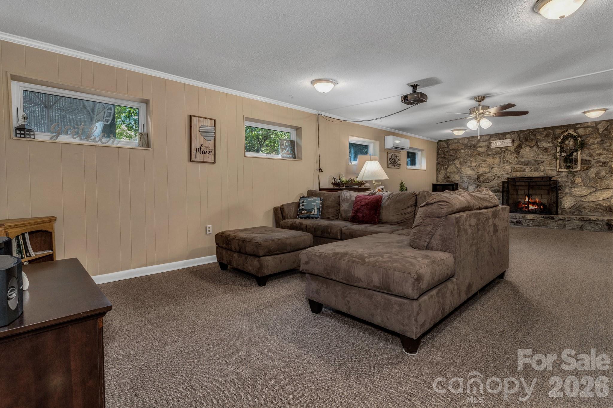31 Mark Twain Road — Asheville