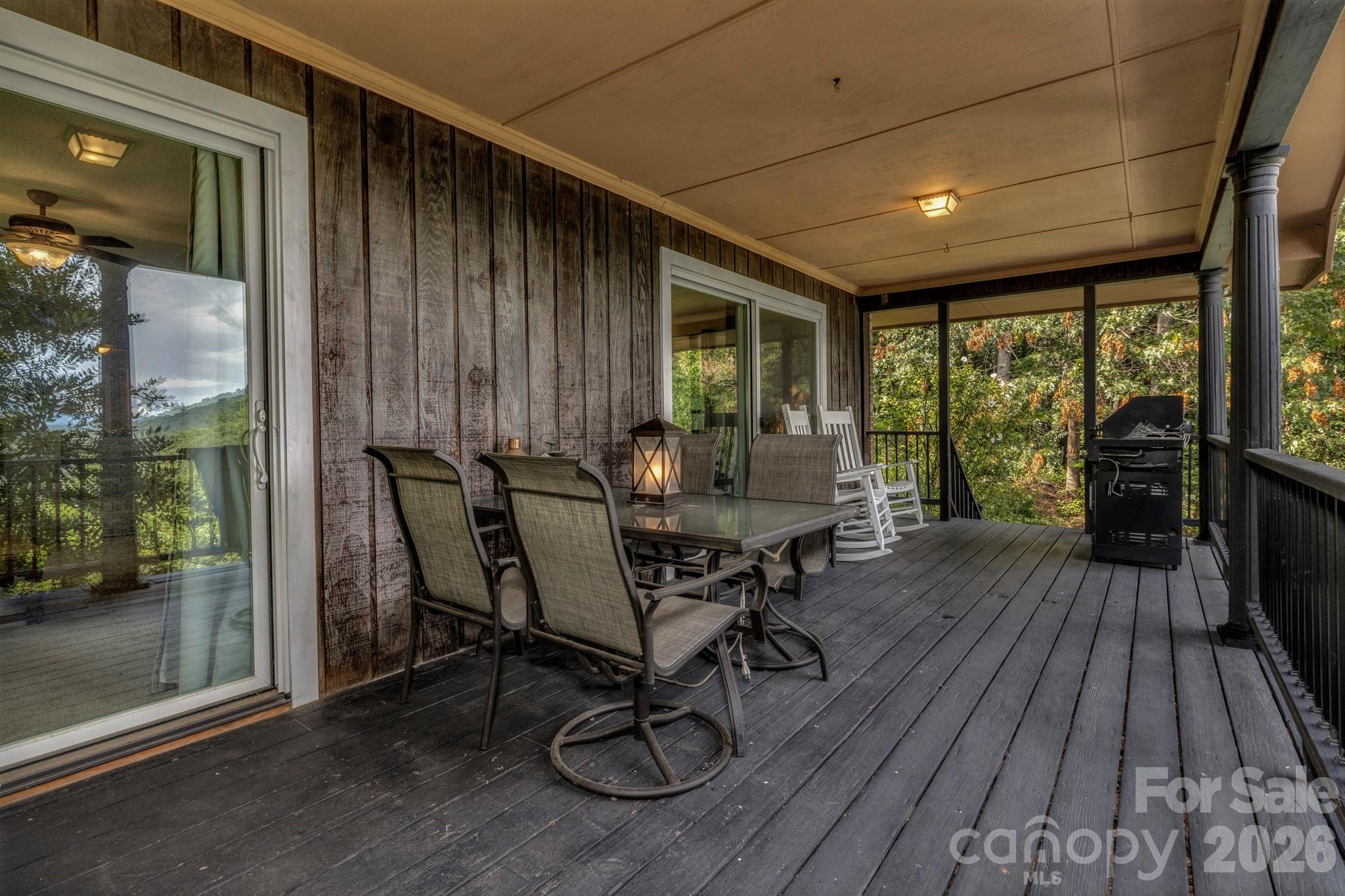 31 Mark Twain Road — Asheville