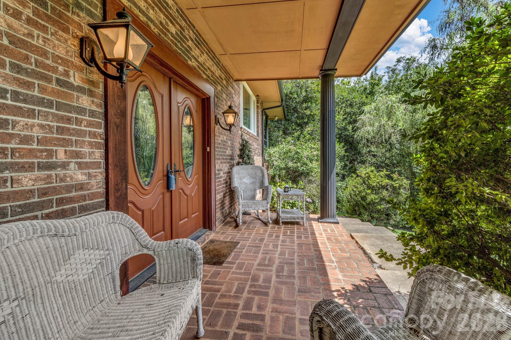 31 Mark Twain Road — Asheville