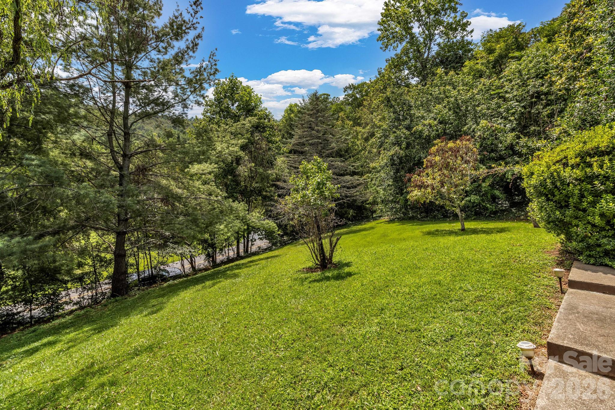 31 Mark Twain Road — Asheville