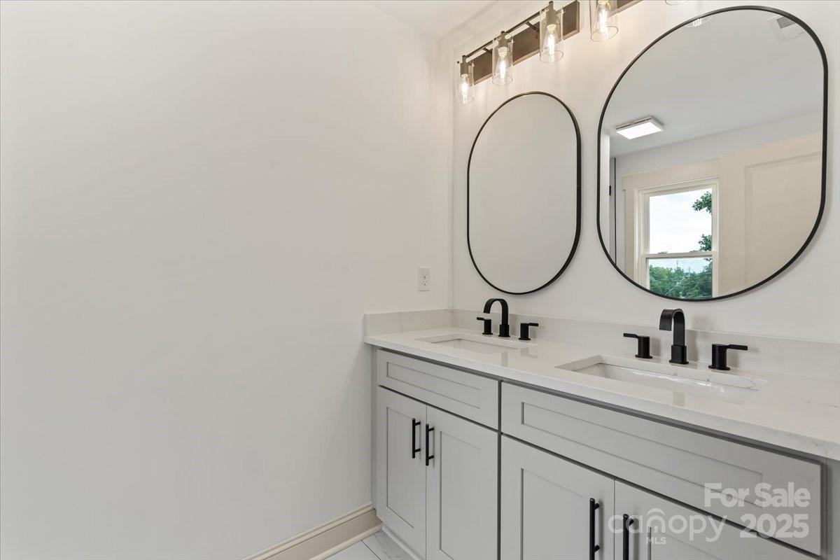 431 W Norment Avenue — Gastonia