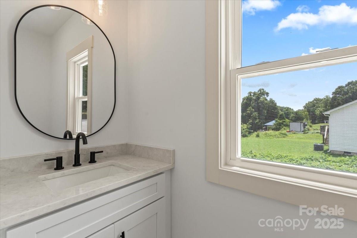 431 W Norment Avenue — Gastonia