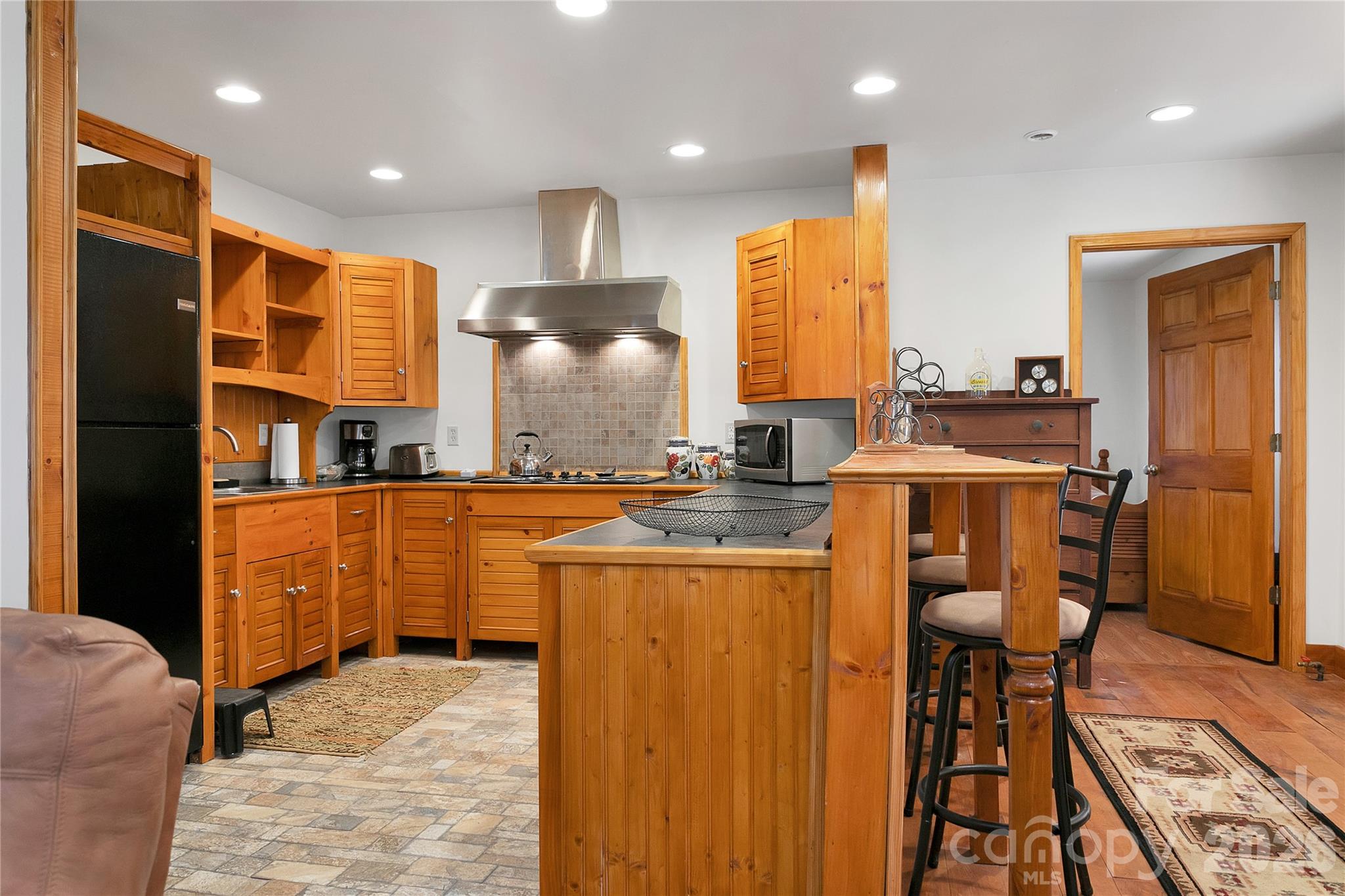 370 Moons Rest Lane — Brevard