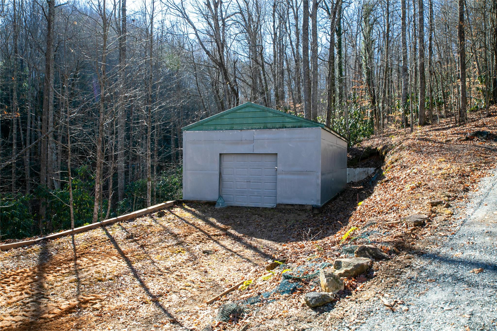 370 Moons Rest Lane — Brevard