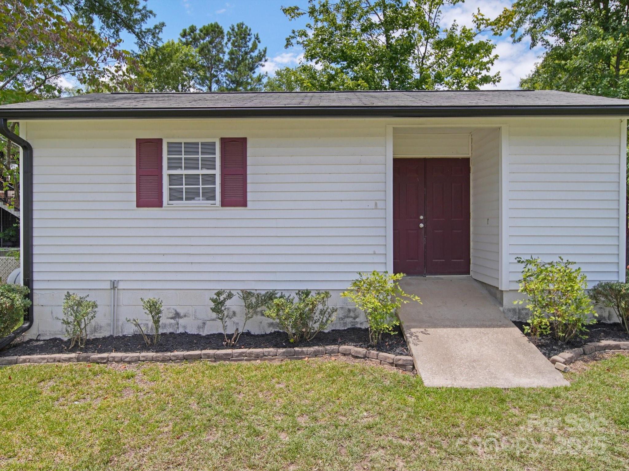 2364 Lakeside Drive — Liberty Hill
