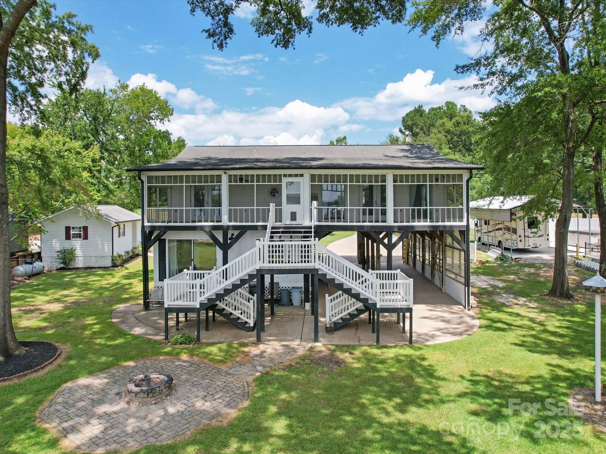 2364 Lakeside Drive — Liberty Hill