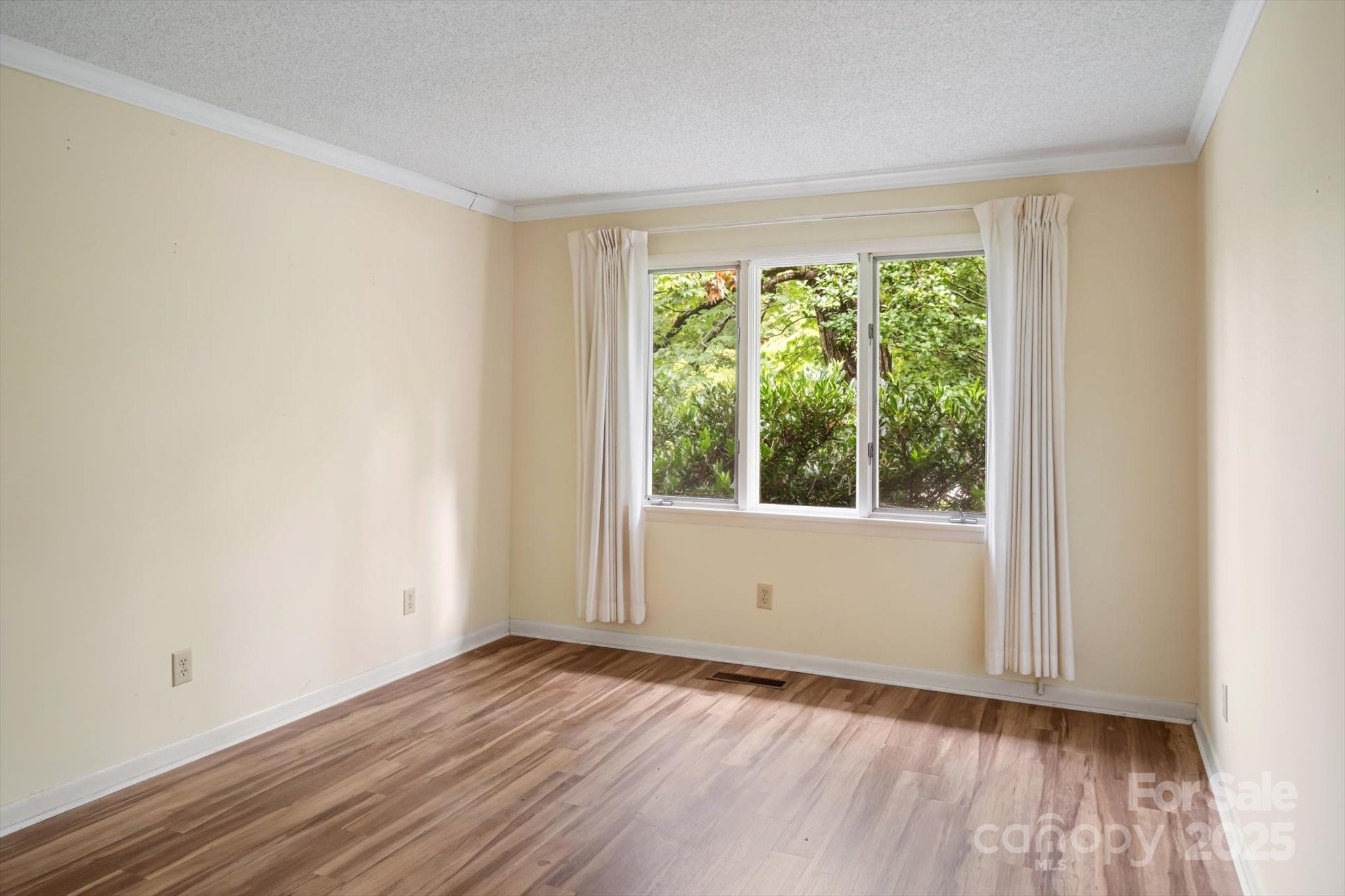 470 Crowfields Drive #6 — Asheville