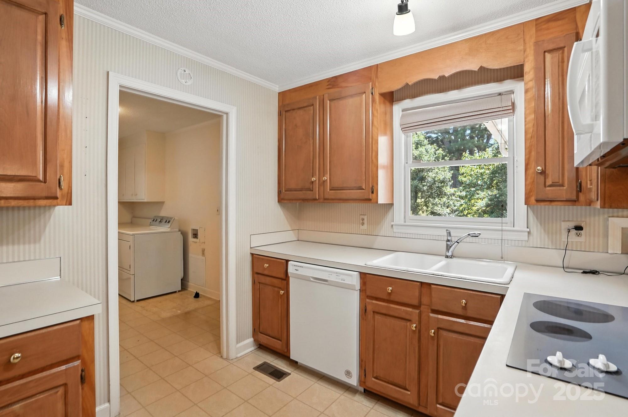 3427 N Nc 16 Highway — Denver