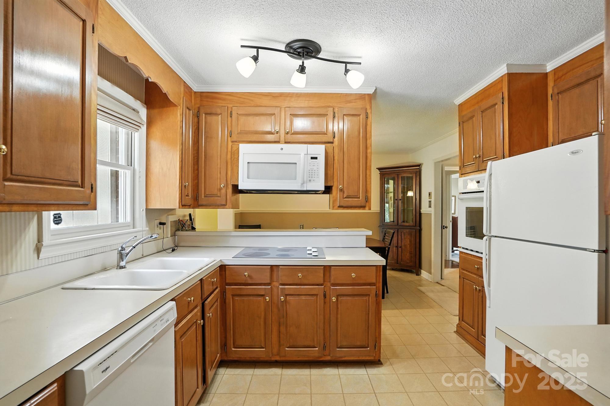 3427 N Nc 16 Highway — Denver