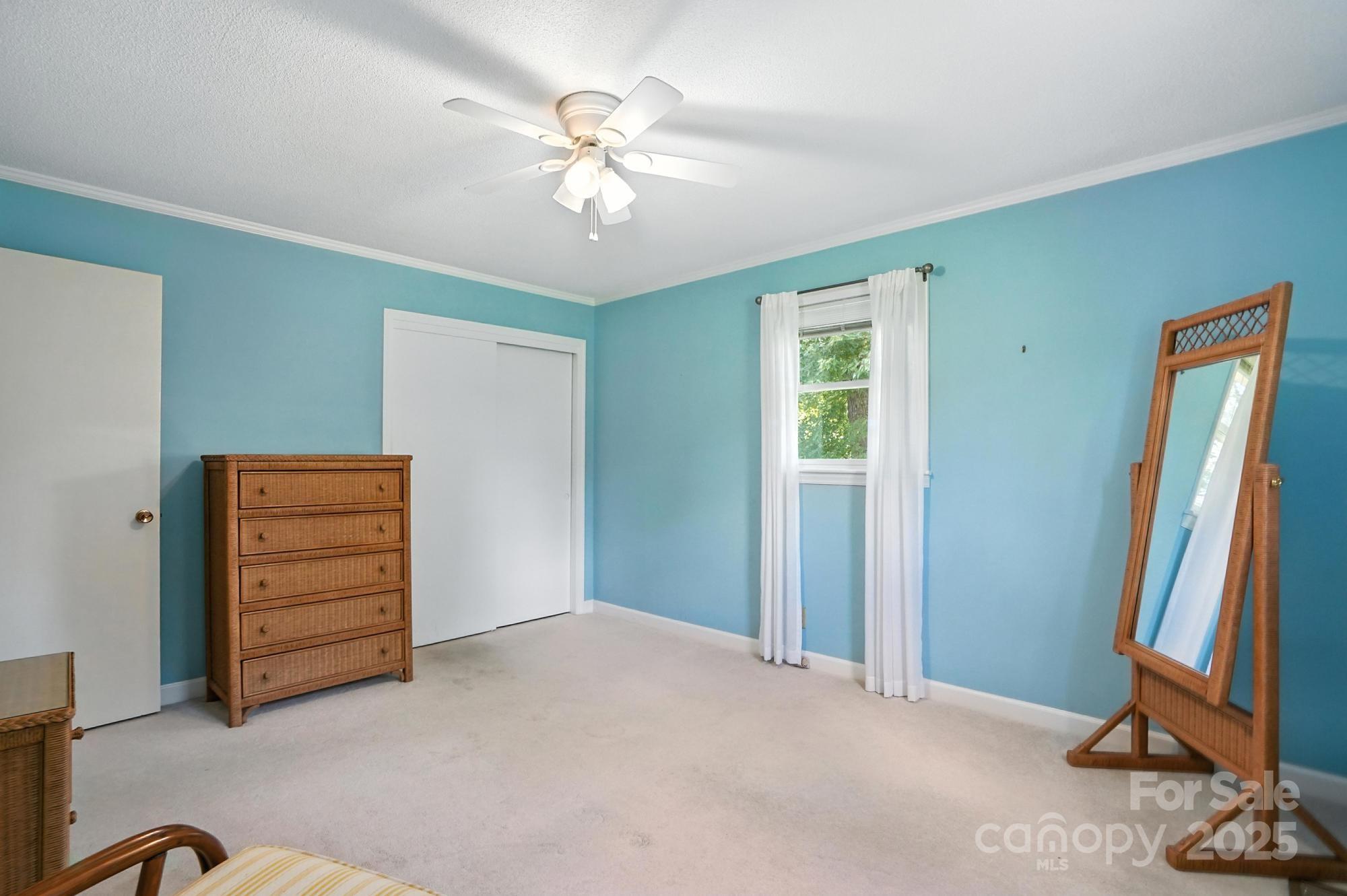 3427 N Nc 16 Highway — Denver