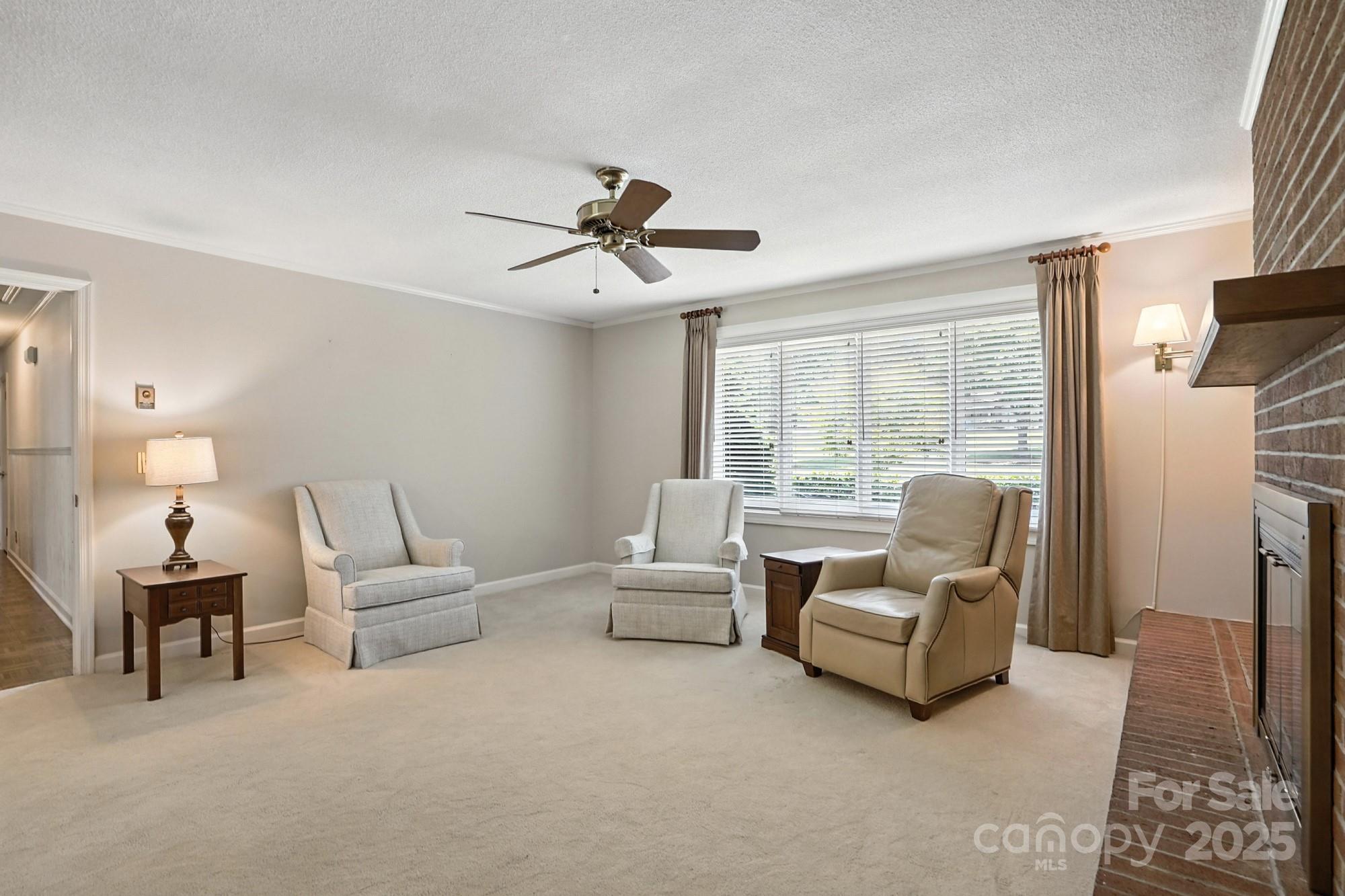 3427 N Nc 16 Highway — Denver