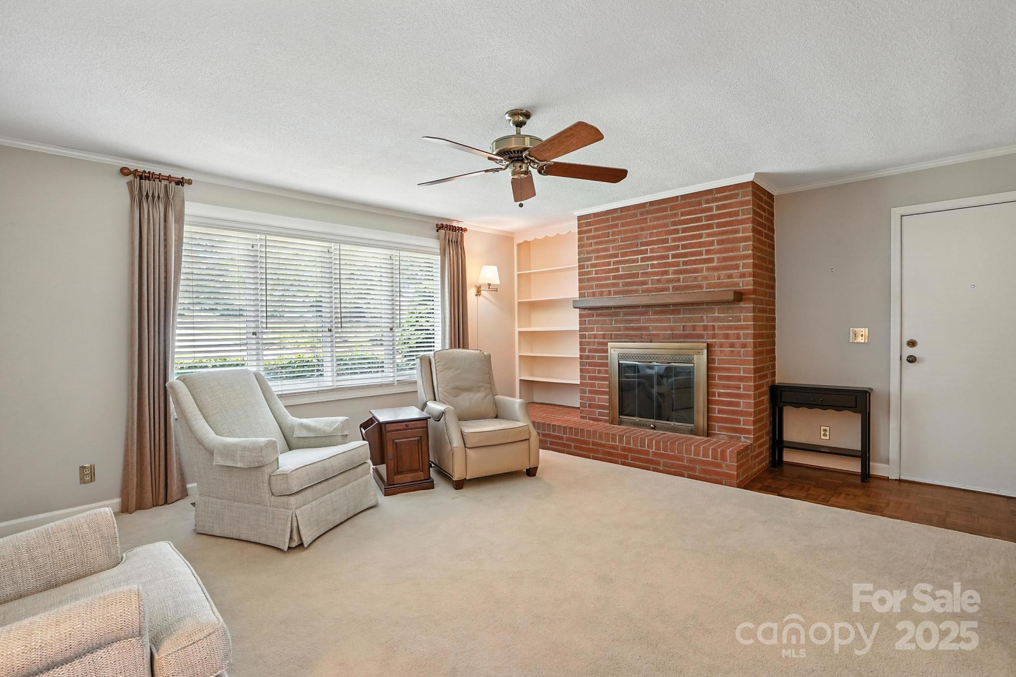 3427 N Nc 16 Highway — Denver