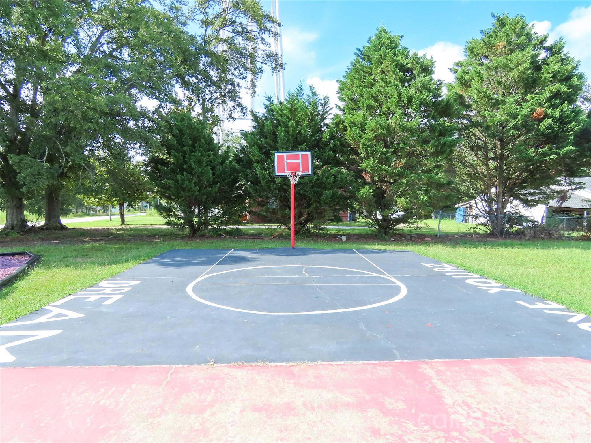 204 Rowland Avenue — Heath Springs