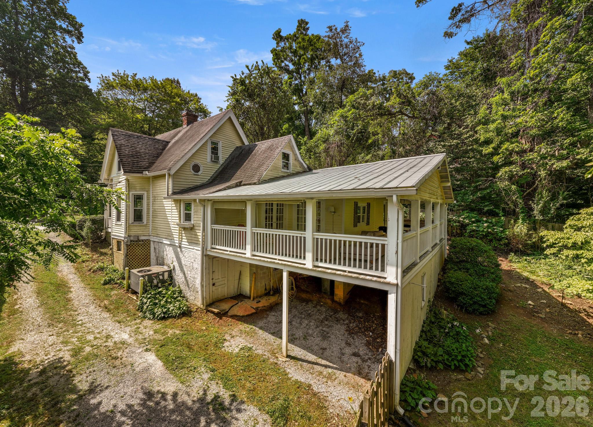 334 Greenville Street — Saluda