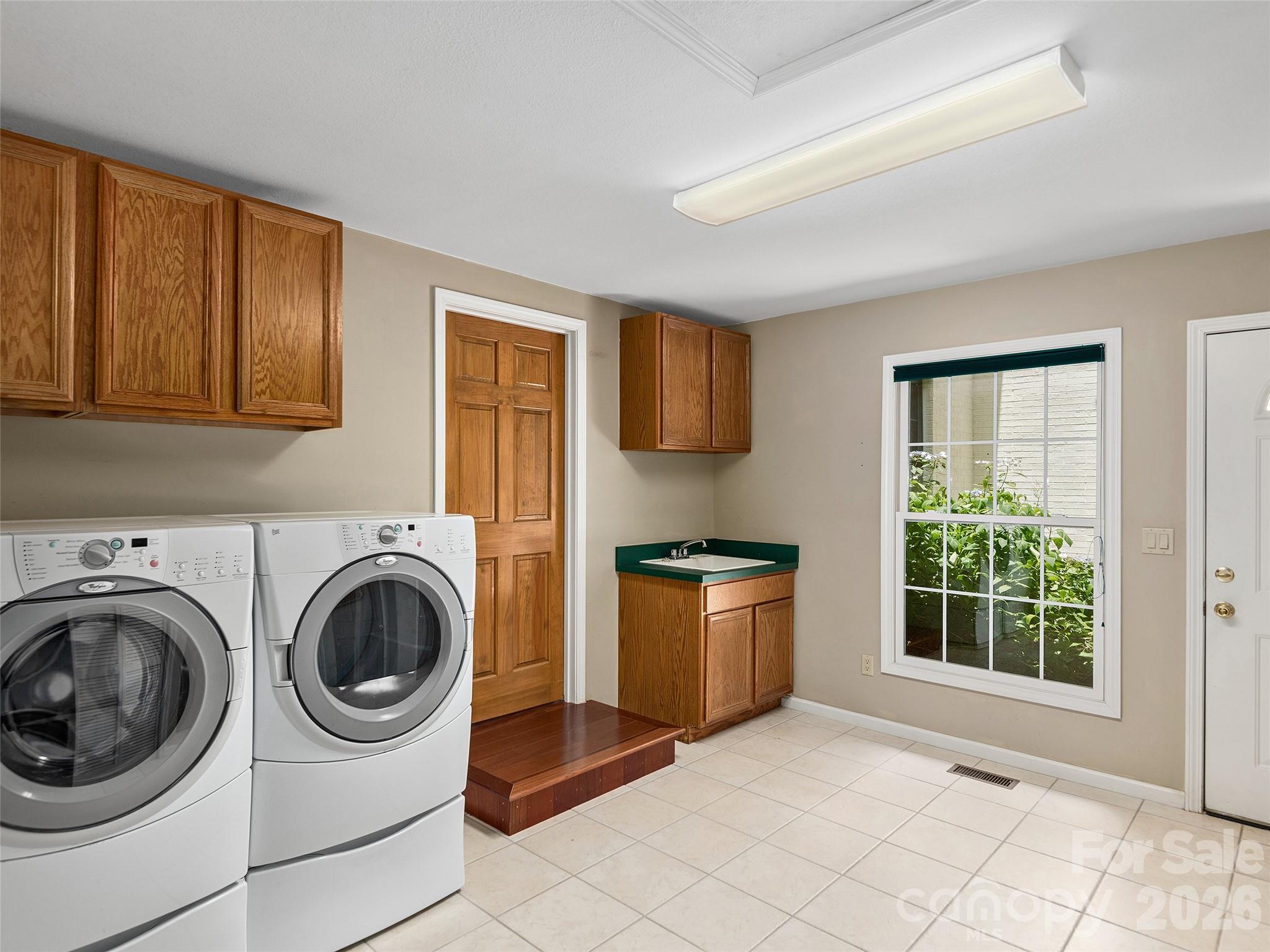 608 Upper Sondley Drive — Asheville