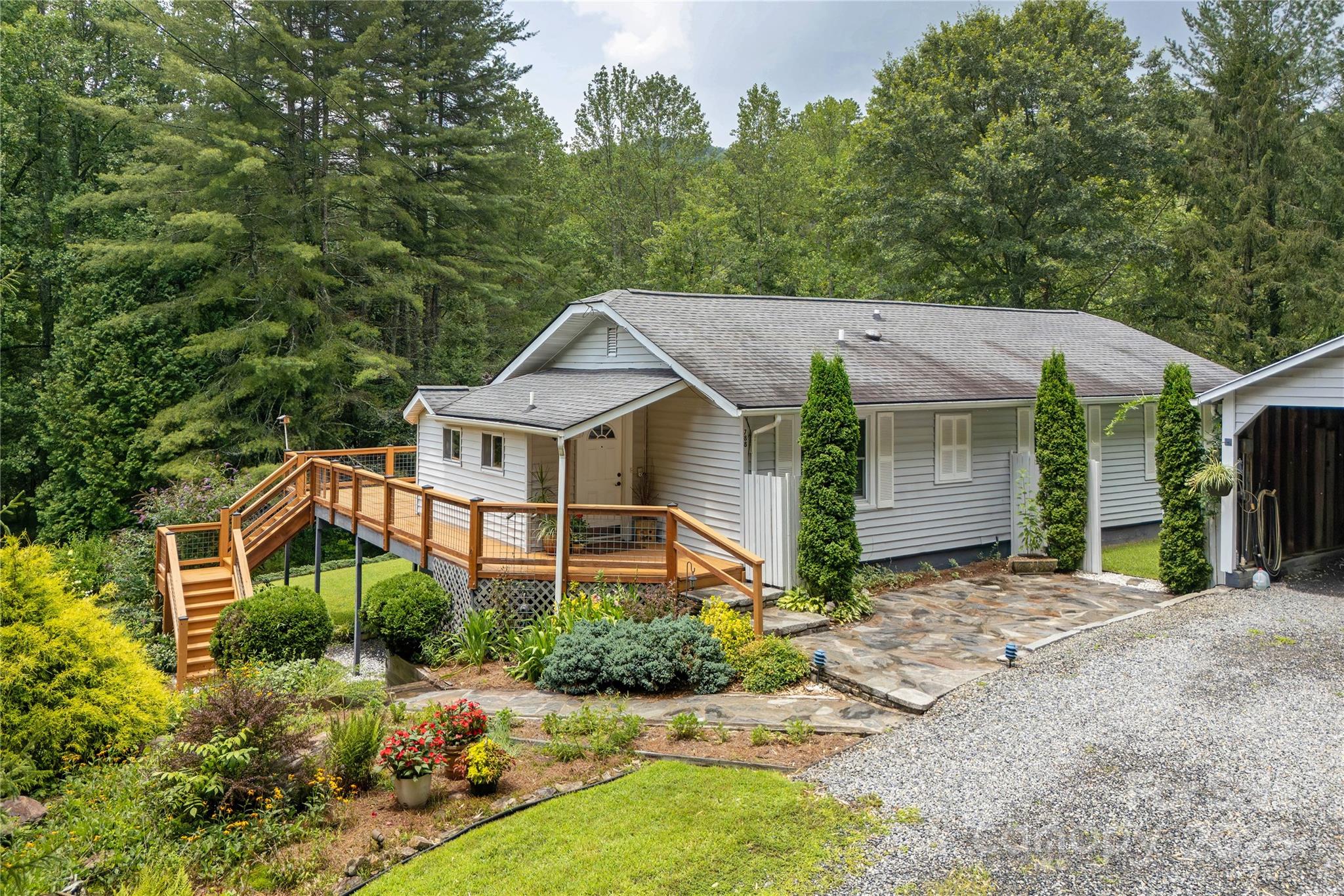 788 Old NC 280 Highway — Pisgah Forest